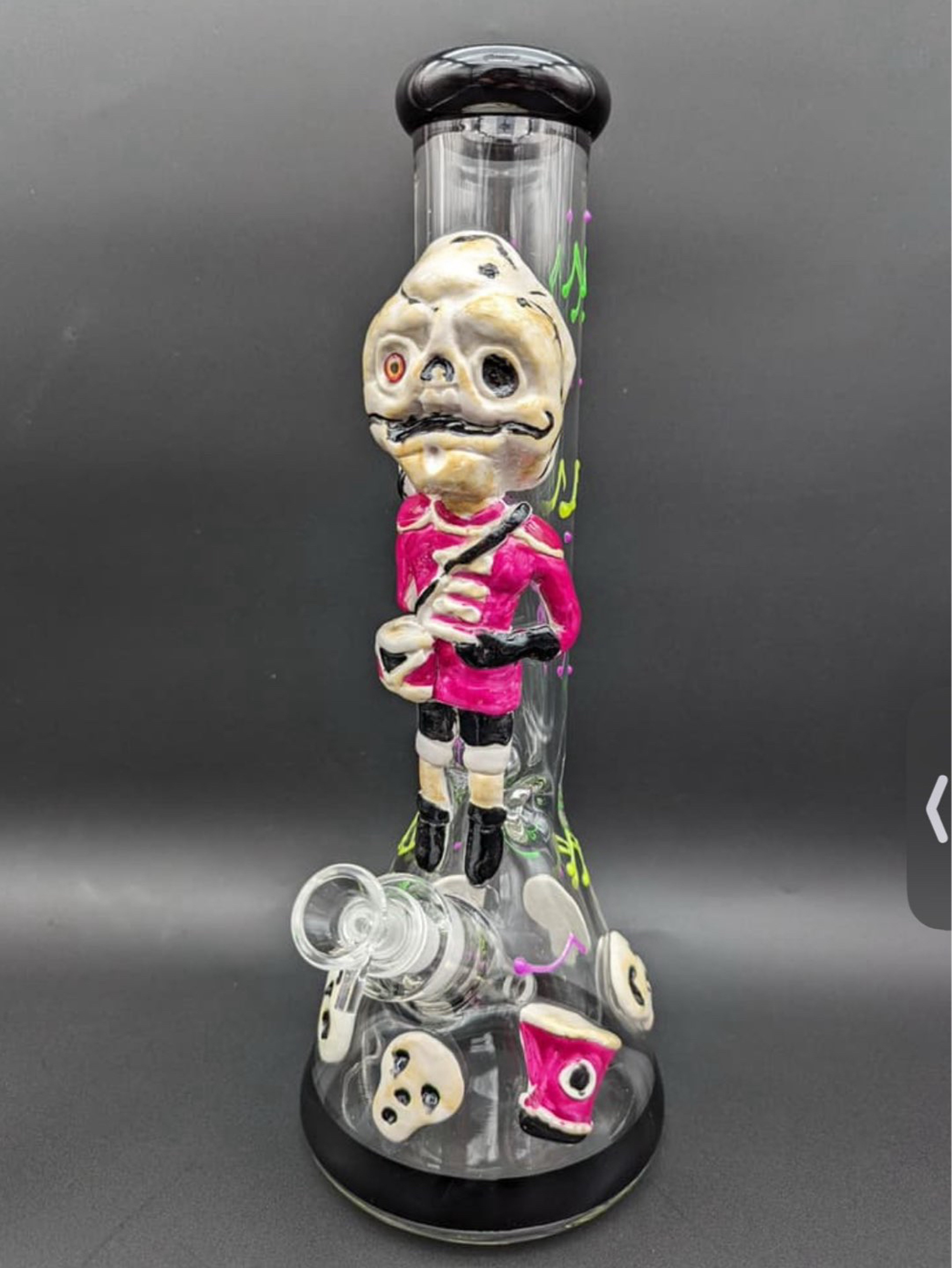 Preview pic of skeleton drummer