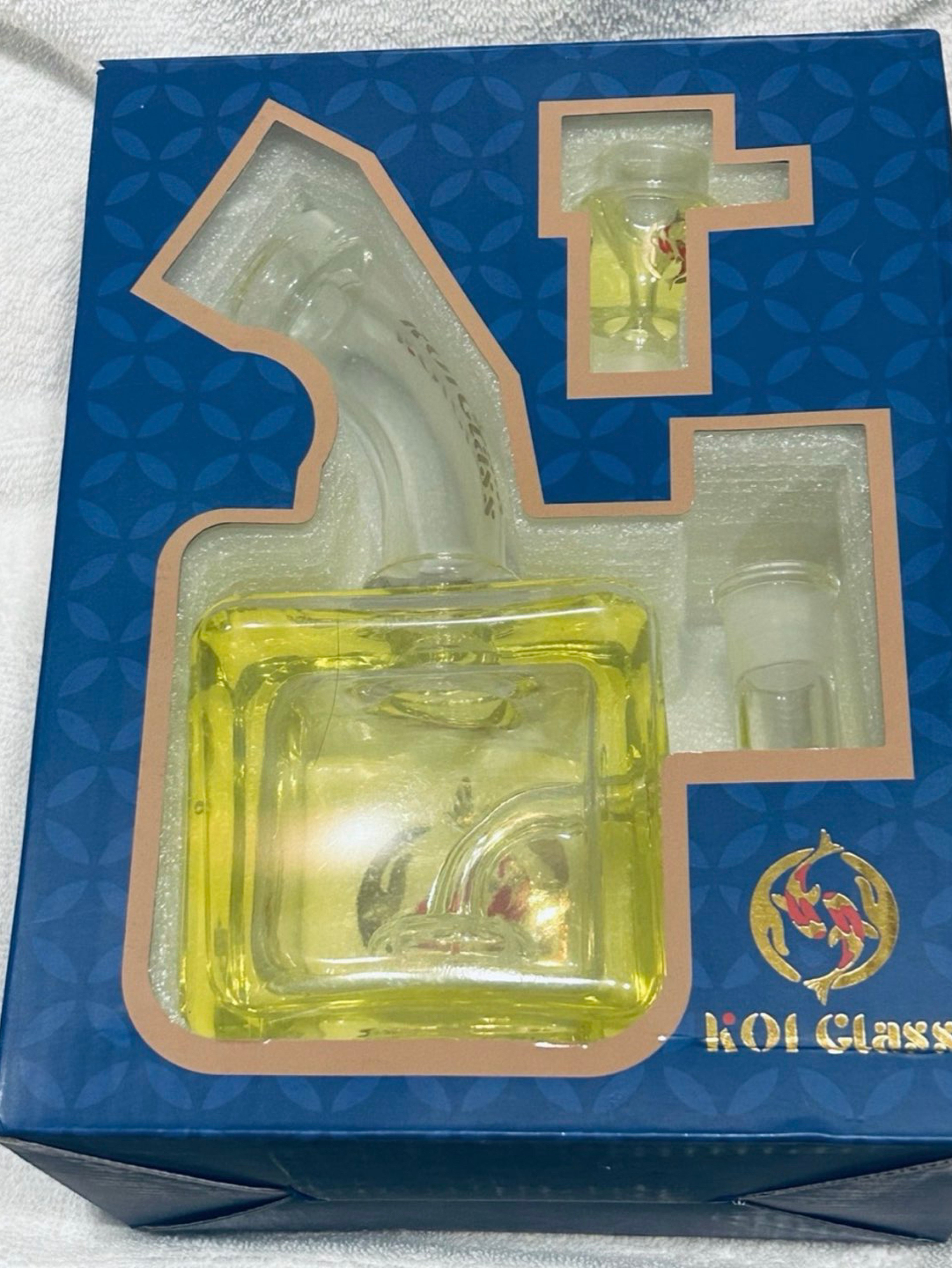 Preview pic of Koi Glass Glycerin , matching bowl & Ash Catcher