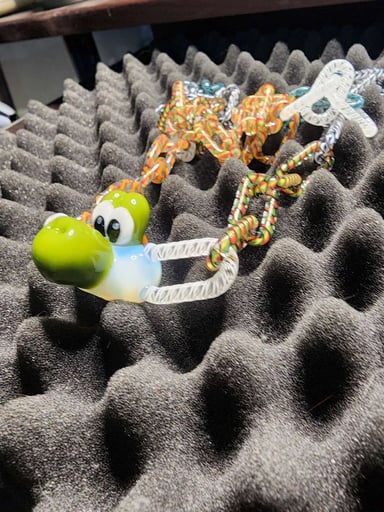 Preview pic of Yoshi glass chain gang