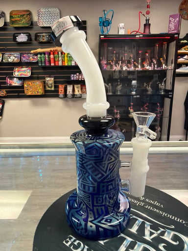 Preview pic of 9.5" Etched Hollowfoot Water Pipe