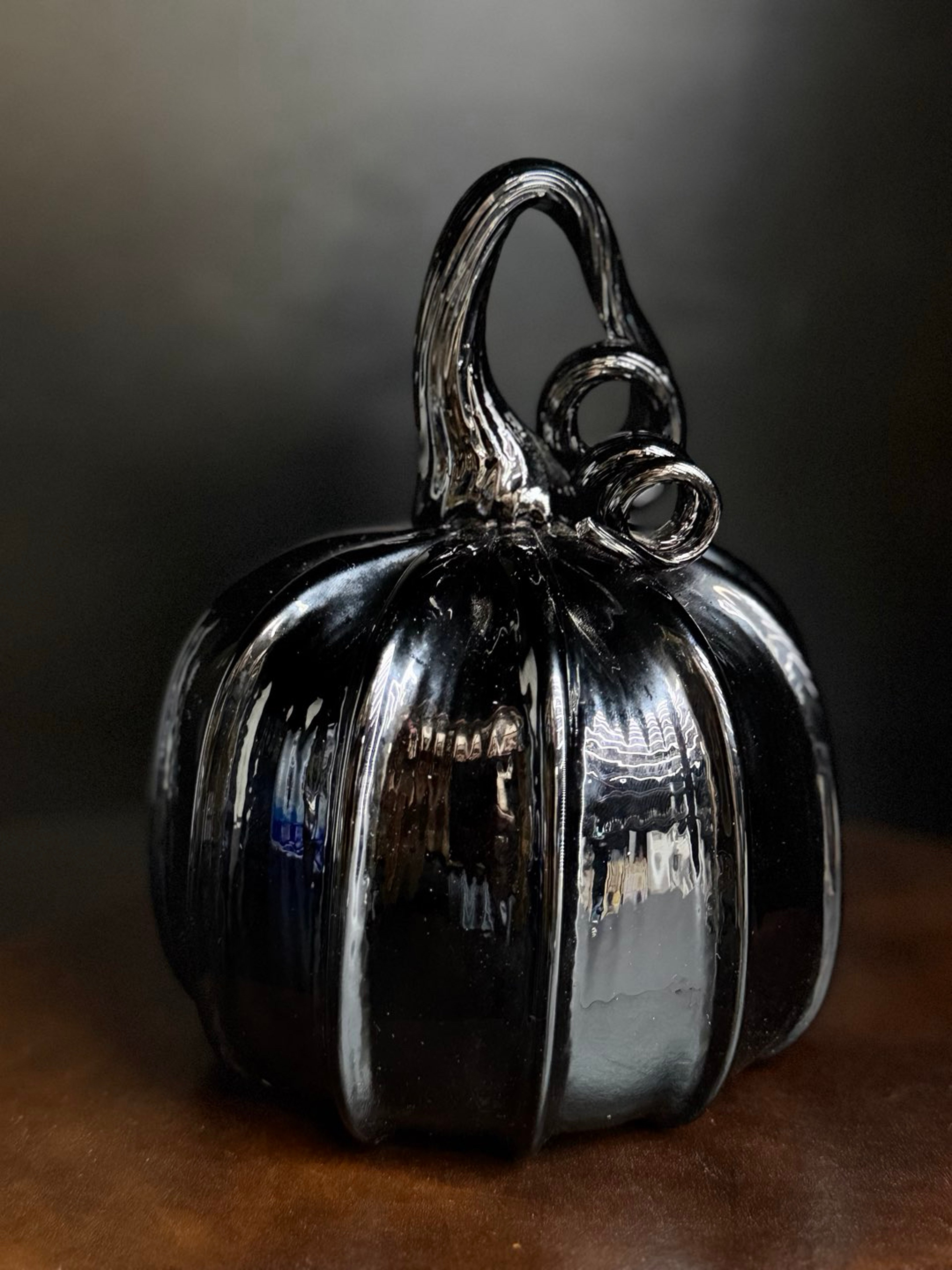 Preview pic of Soft glass pumpkin
