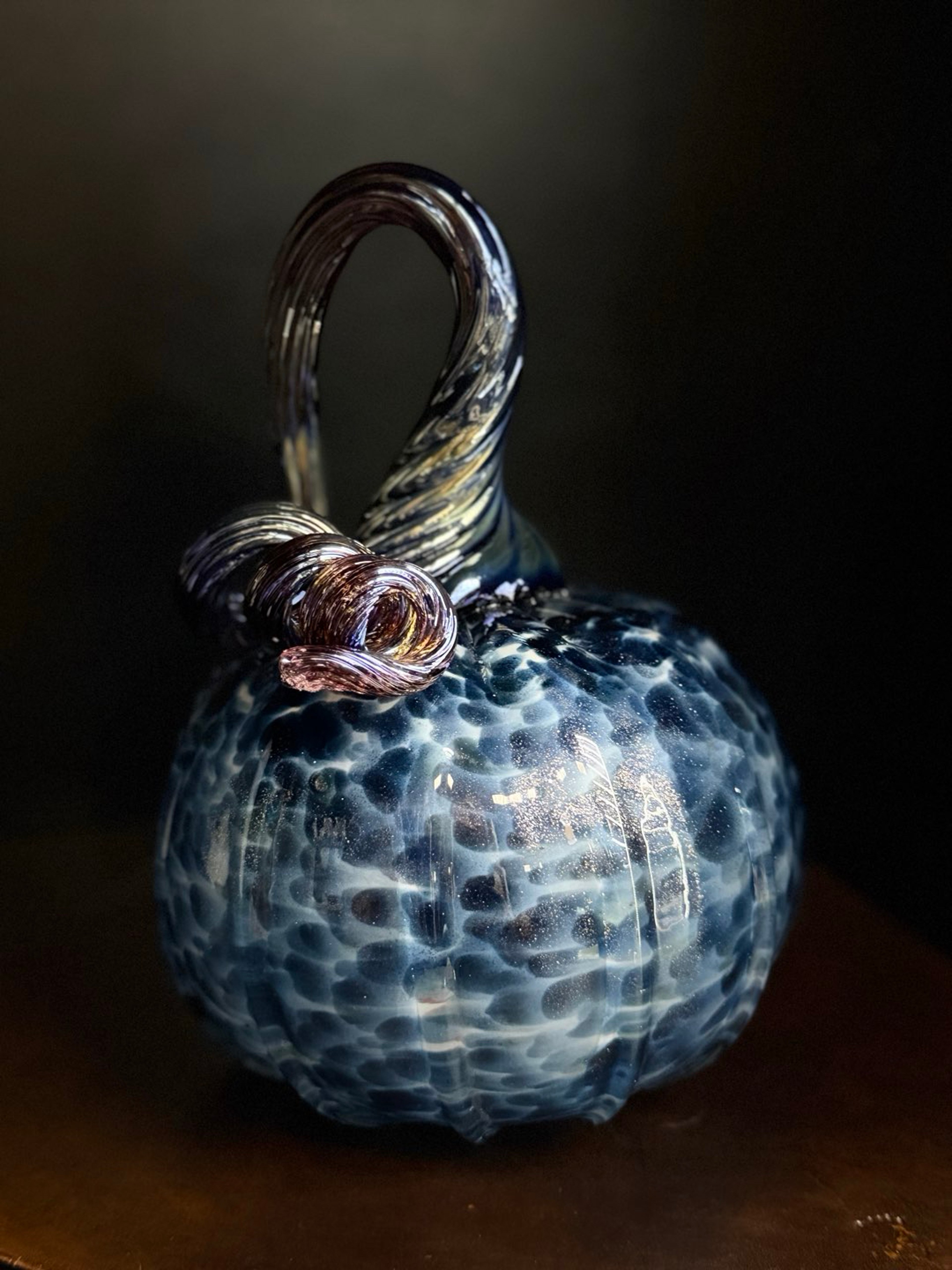 Preview pic of Soft glass pumpkin