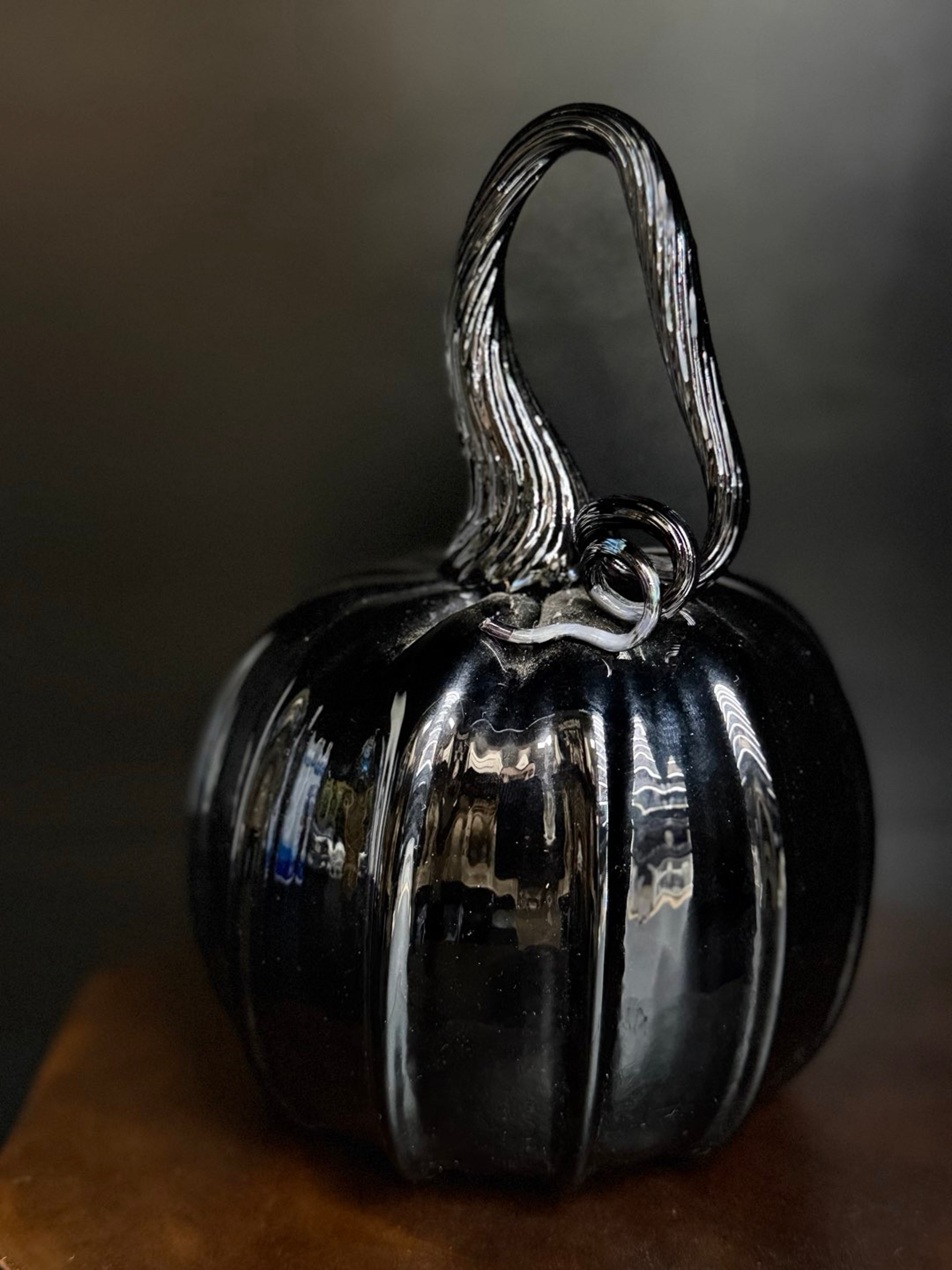 Preview pic of Soft glass pumpkin