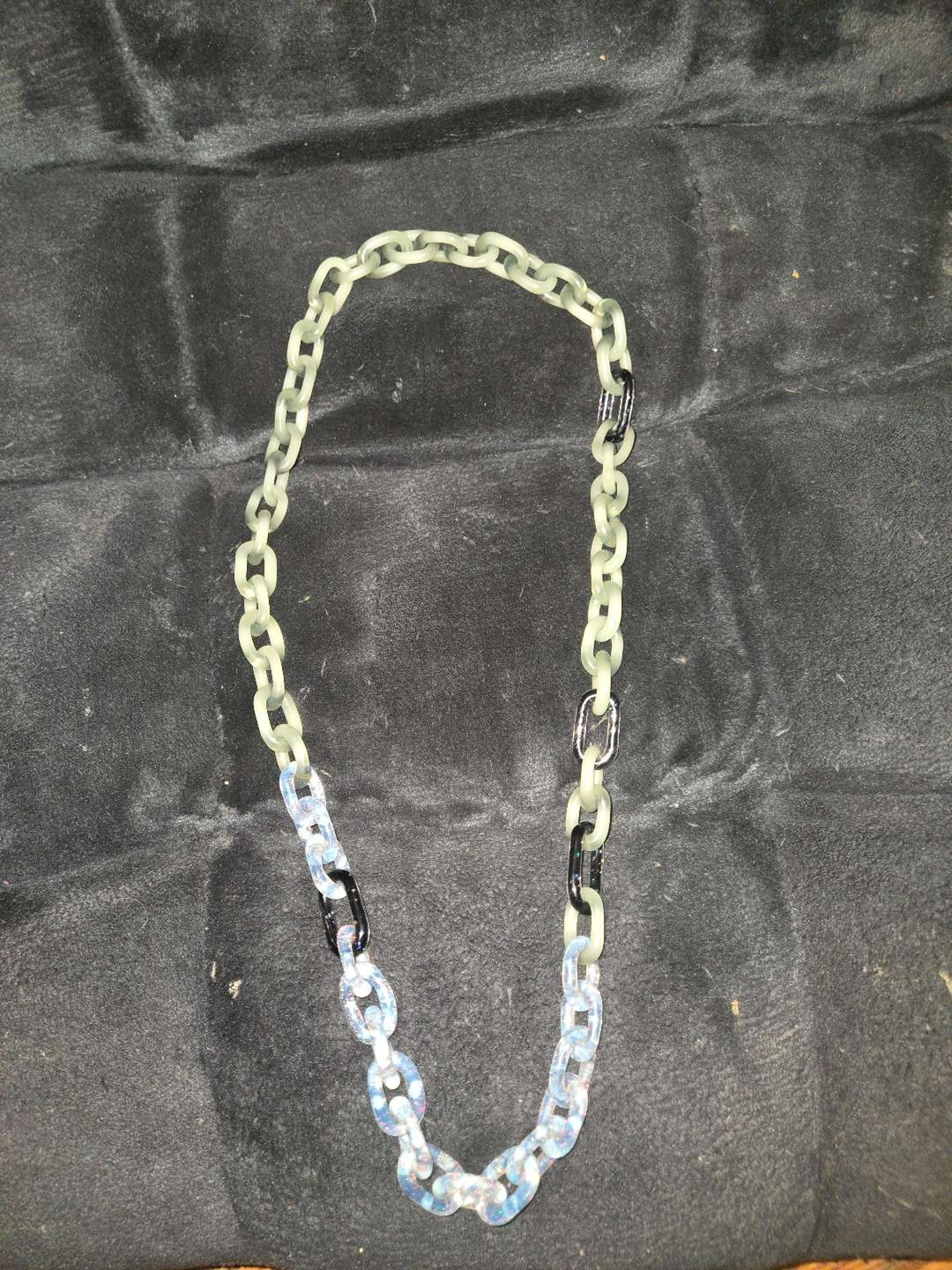 58 link chain image 0