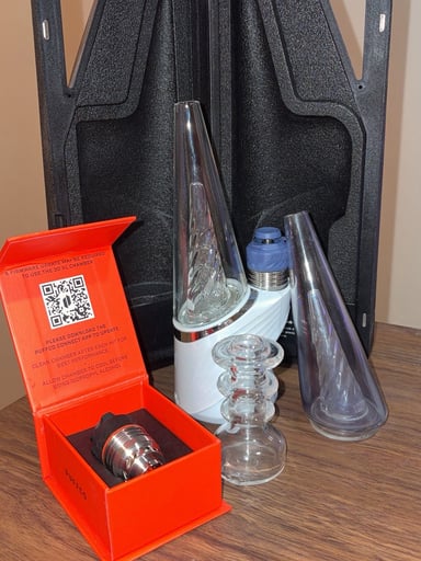 Preview pic of Puffco Peak Pro with extras