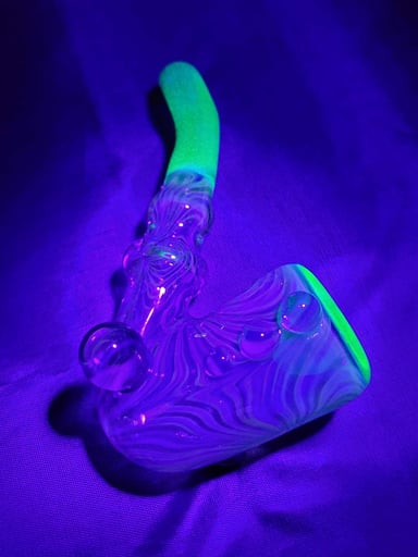 Preview pic of Fume x Hand of man UV