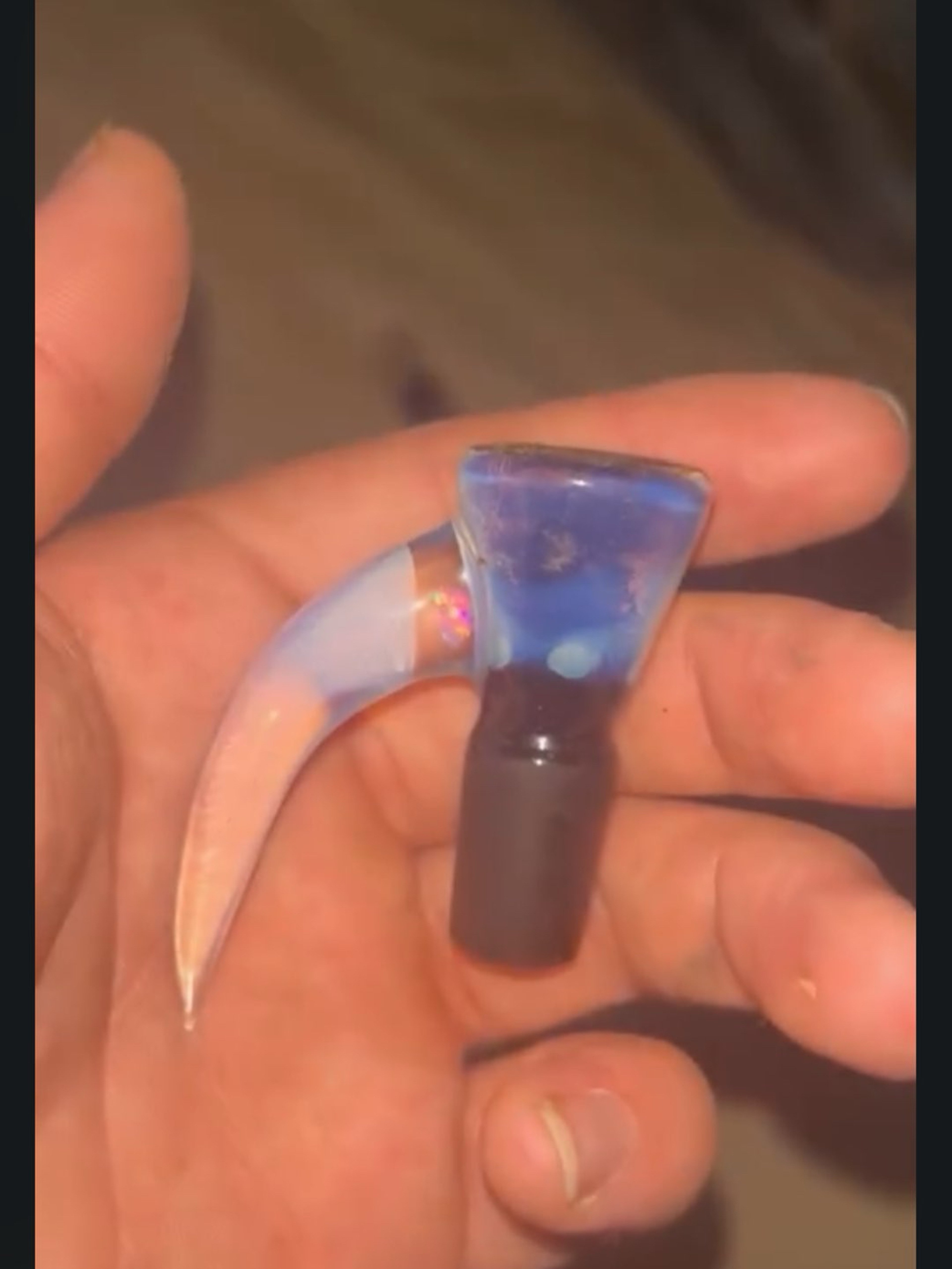 Preview pic of Hannyah glass slide