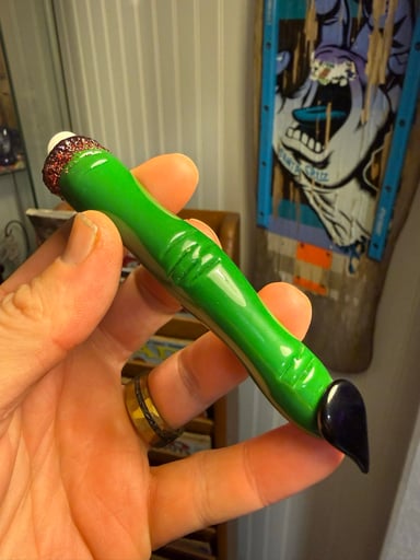 Preview pic of Zombie hand dabber