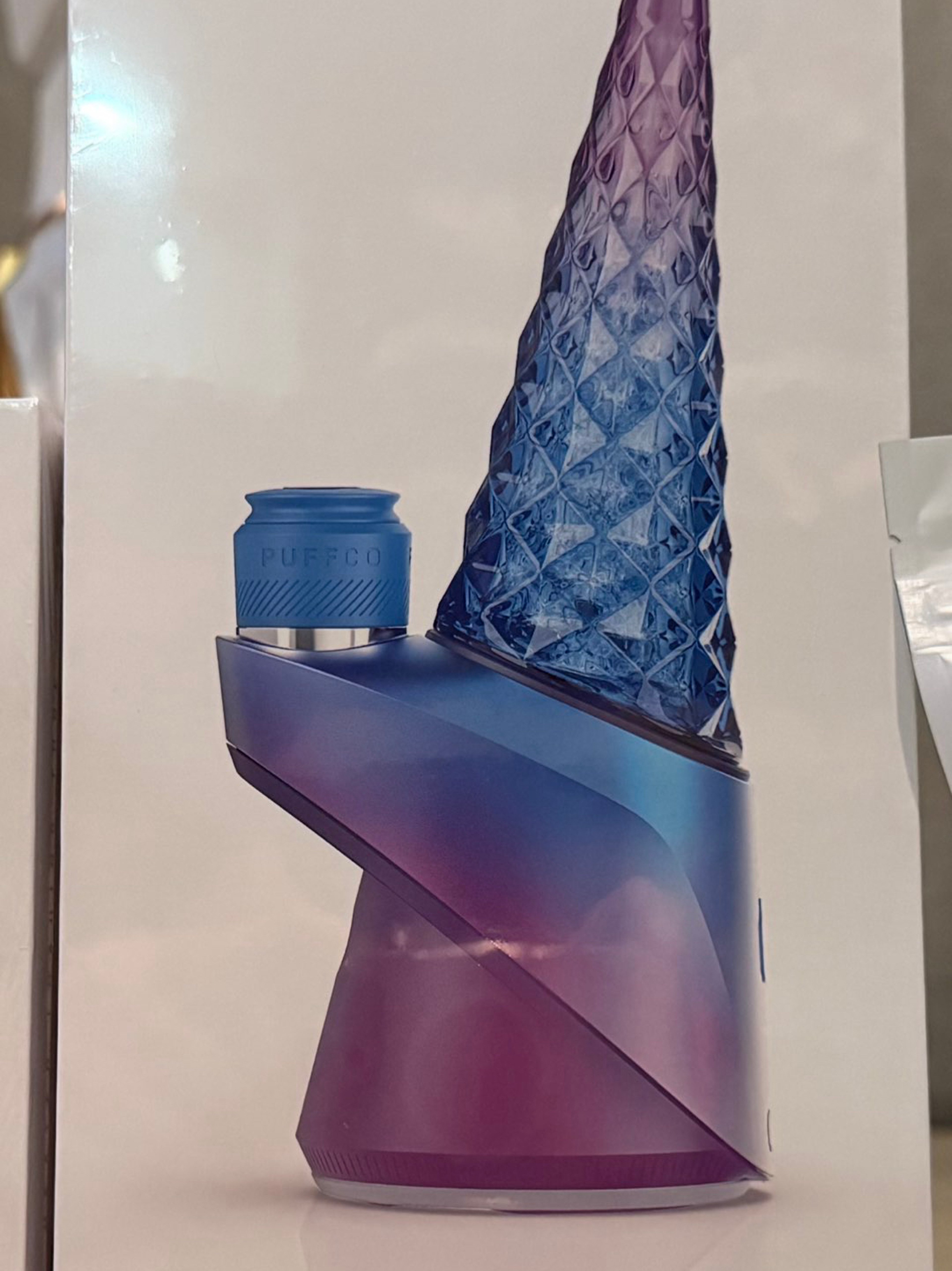 Preview pic of Puffco Peak Pro Indiglow