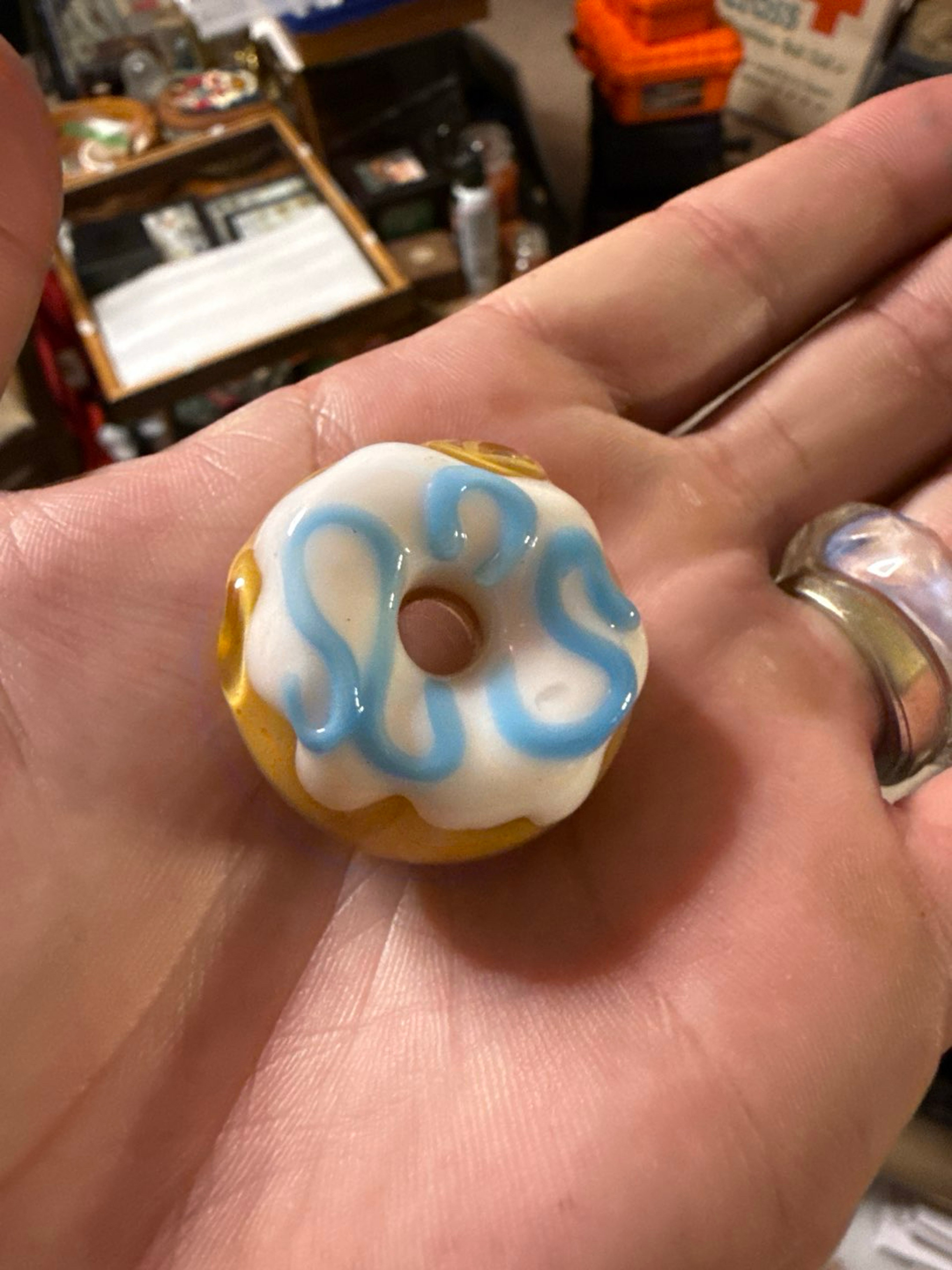 Preview pic of KGB Vanilla Blue Swirl Donut Pendant