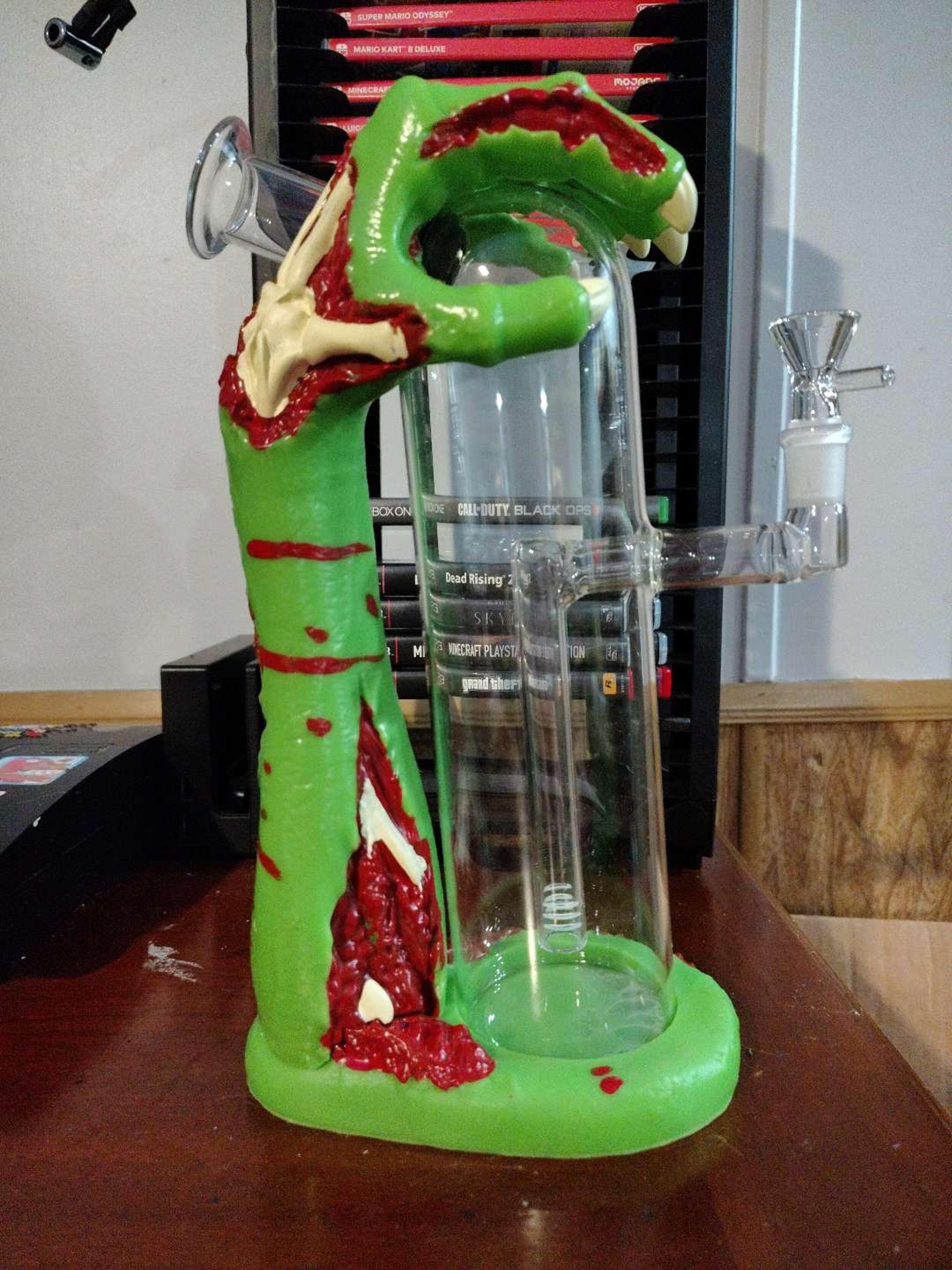 11 inch zombie bong image 0