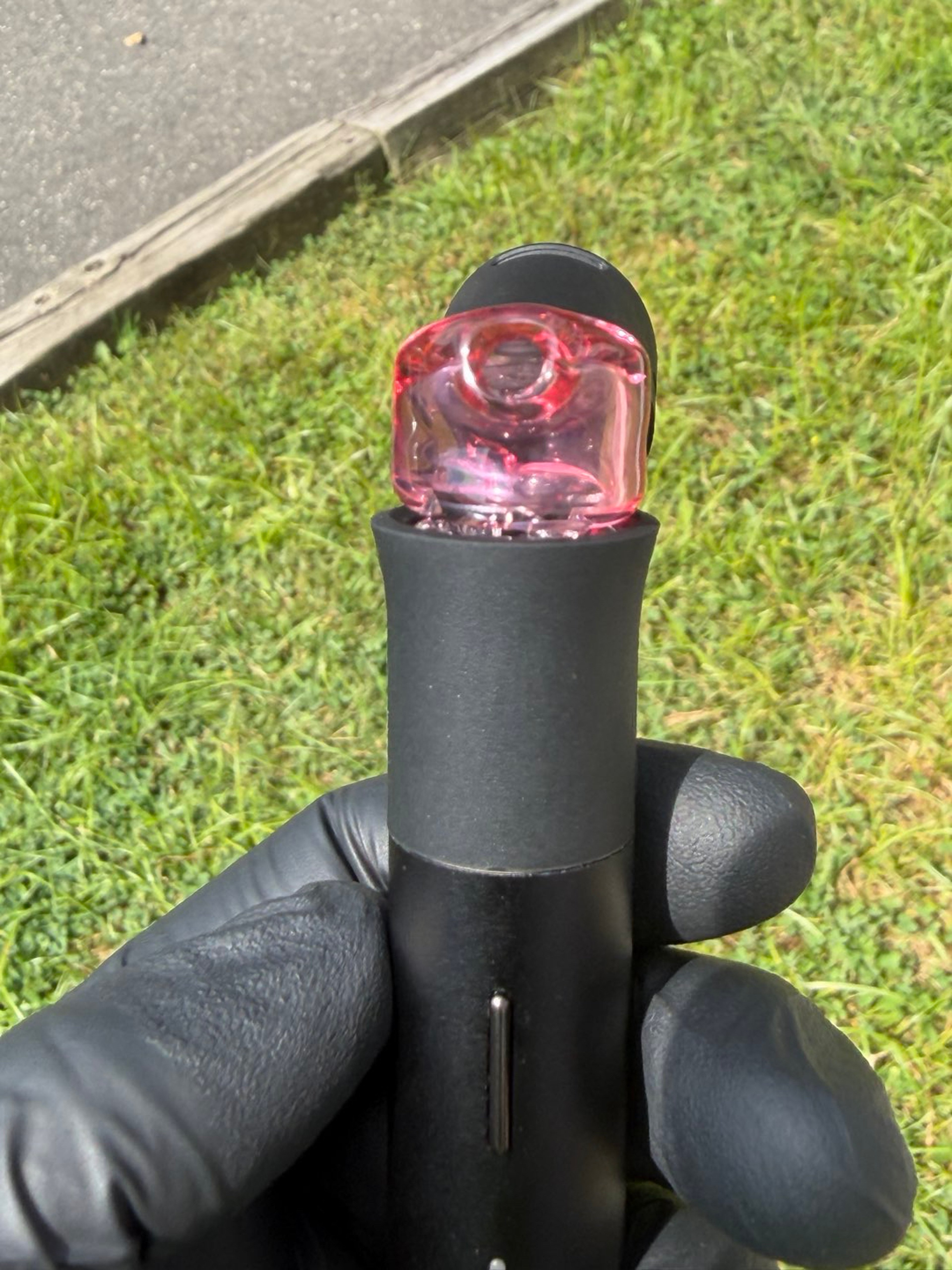 Spray can pivot top rich villa red image 0