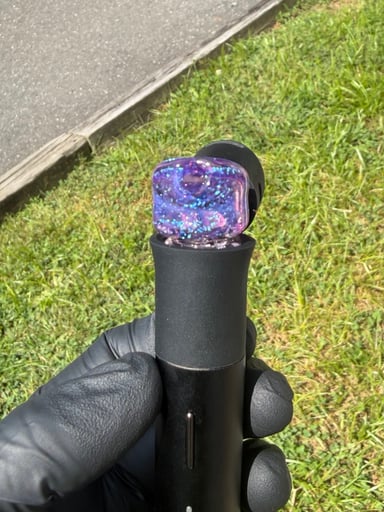 Preview pic of Spray can pivot top rich villa purple
