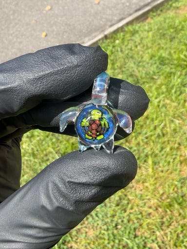 Preview pic of Faceted turtle Mille UV turtle pendant rich villa