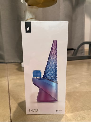 Preview pic of Puffco Peak Pro Indiglow