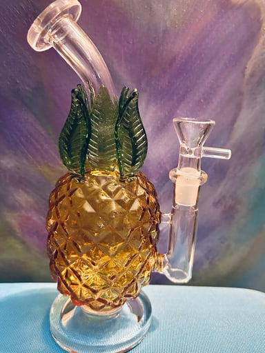 Preview pic of Pineapple glass water pipe