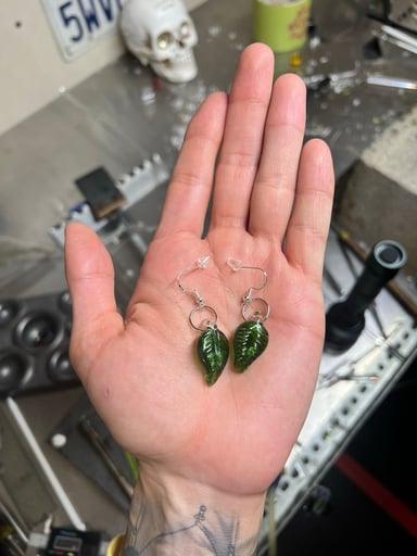 Preview pic of Leaf earrings