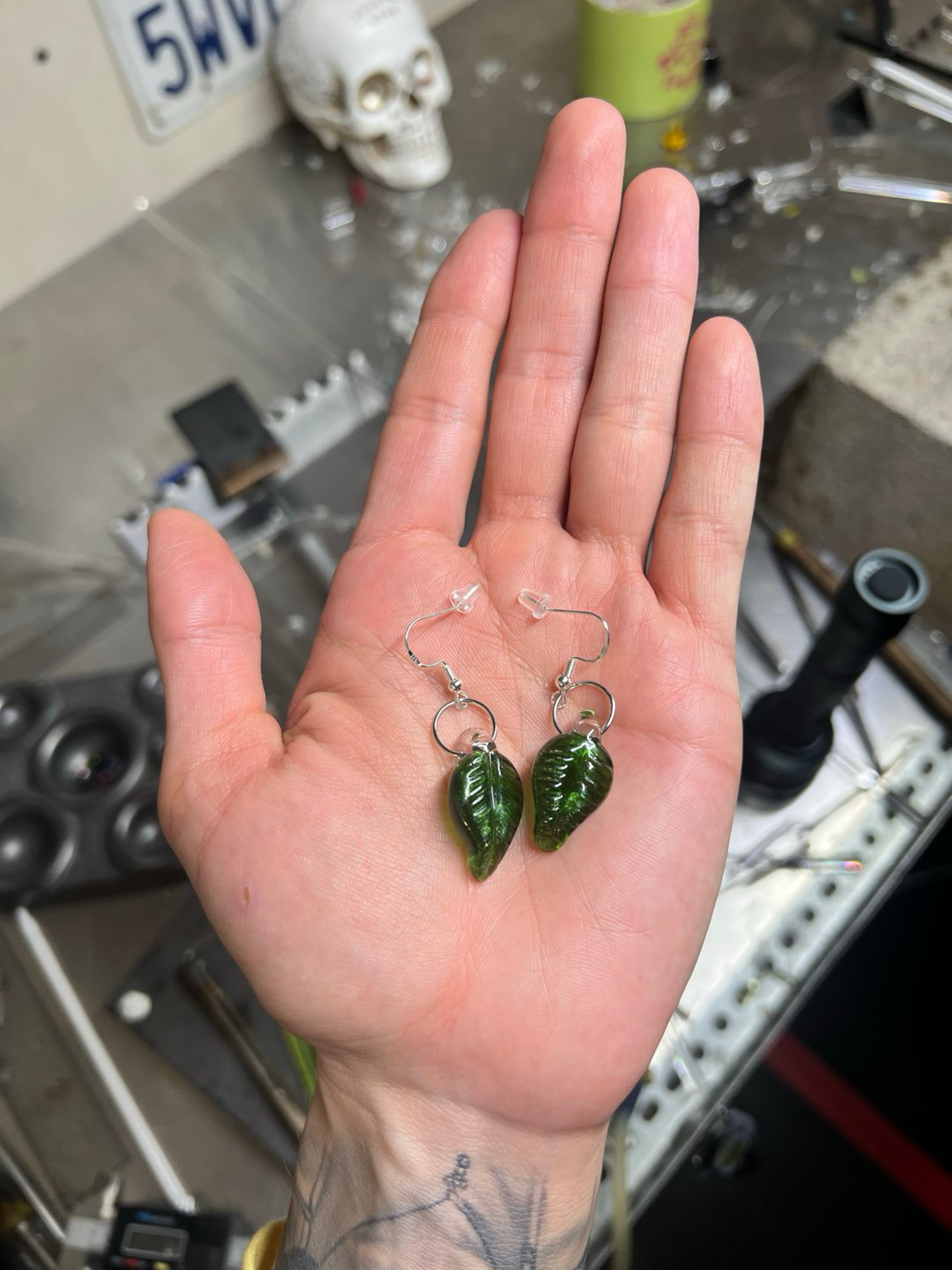 Leaf earrings image 0