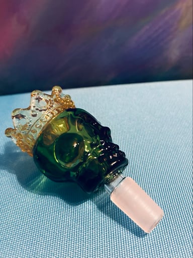 Preview pic of Glass Green skull with golden crown bowl