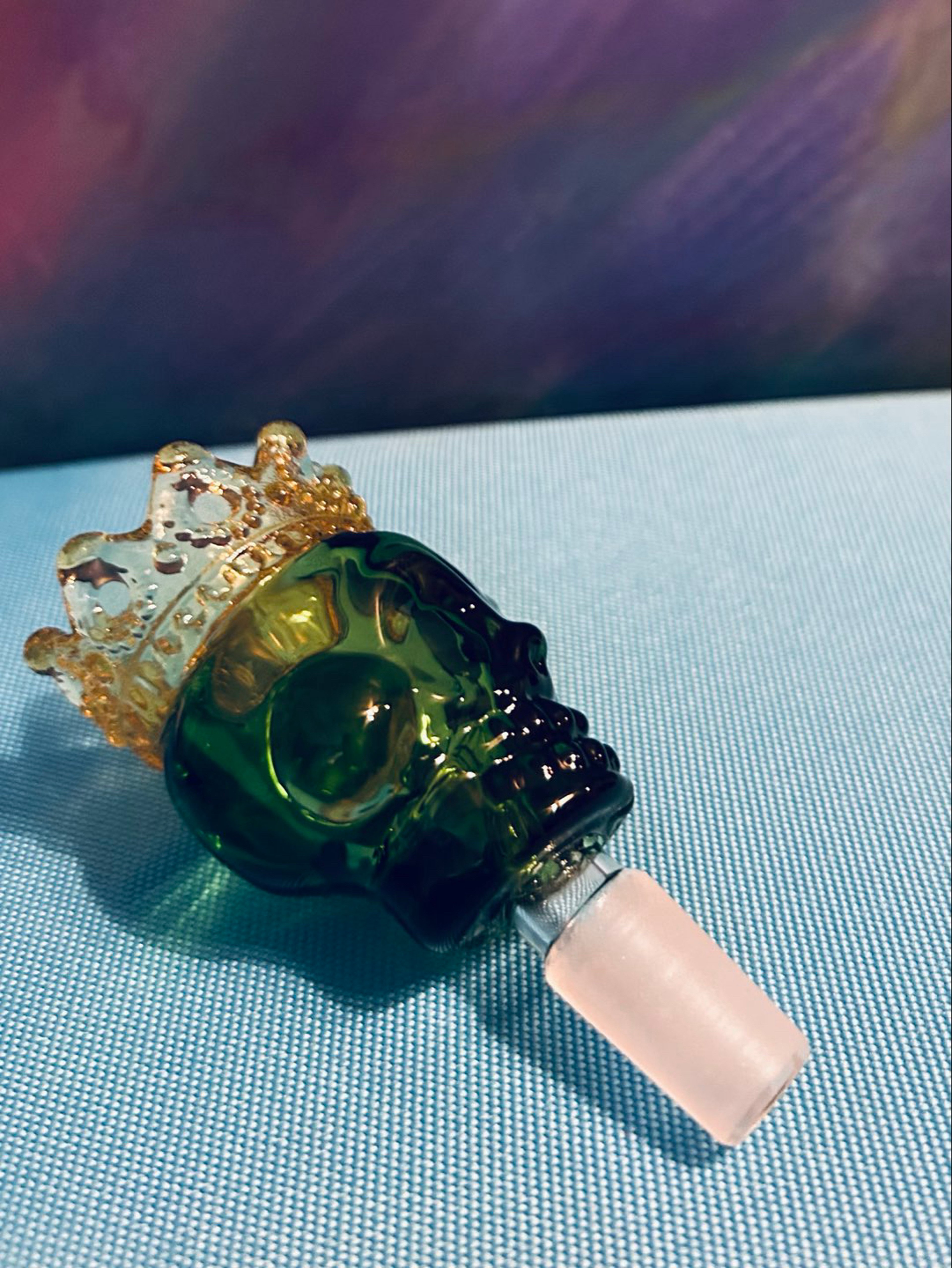 Preview pic of Glass Green skull with golden crown bowl