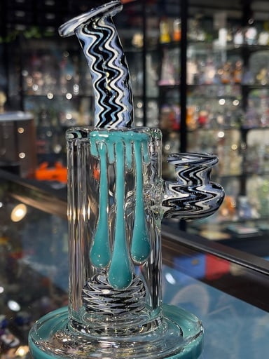 Preview pic of Uzzi Glass