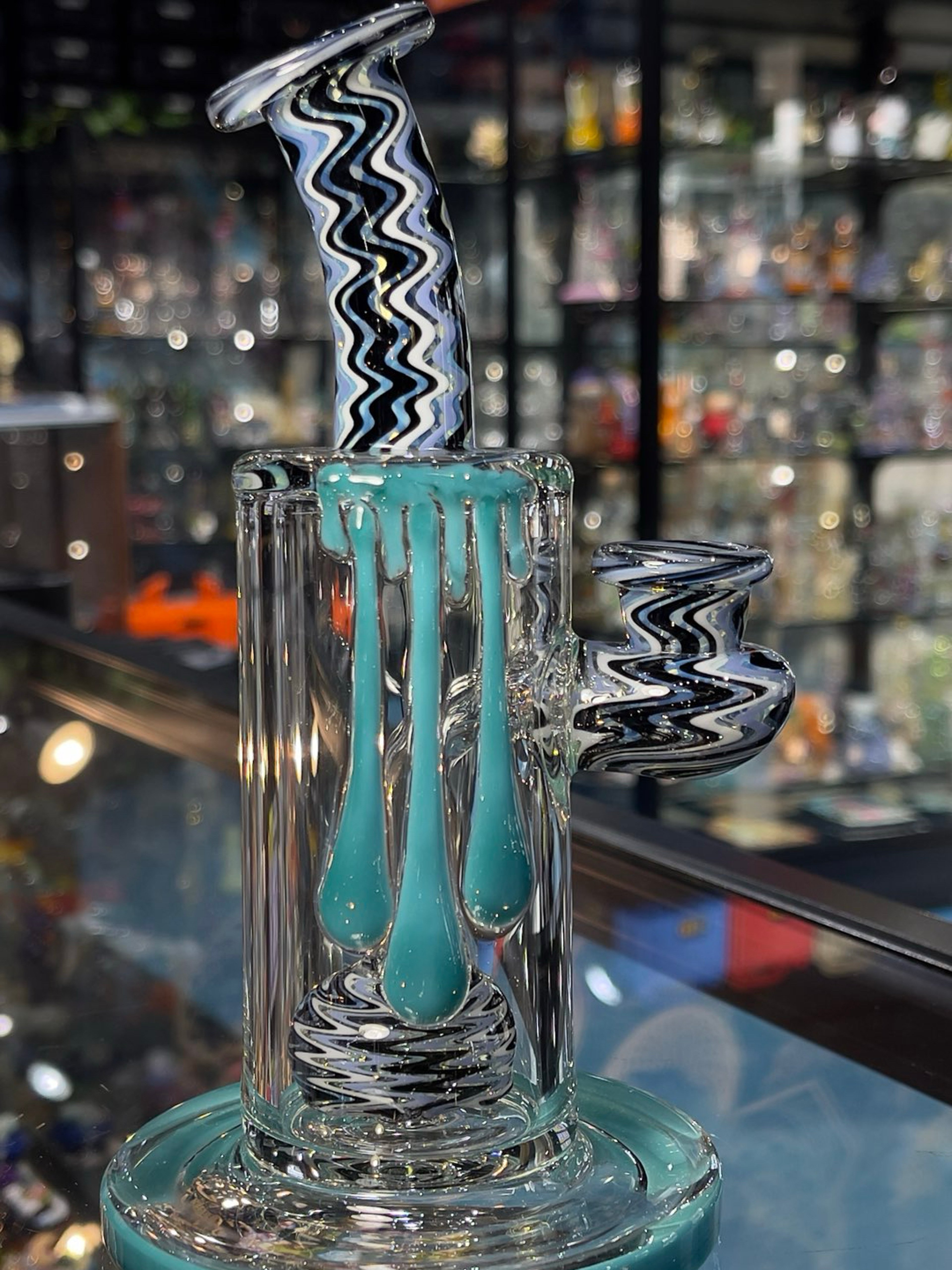 Preview pic of Uzzi Glass