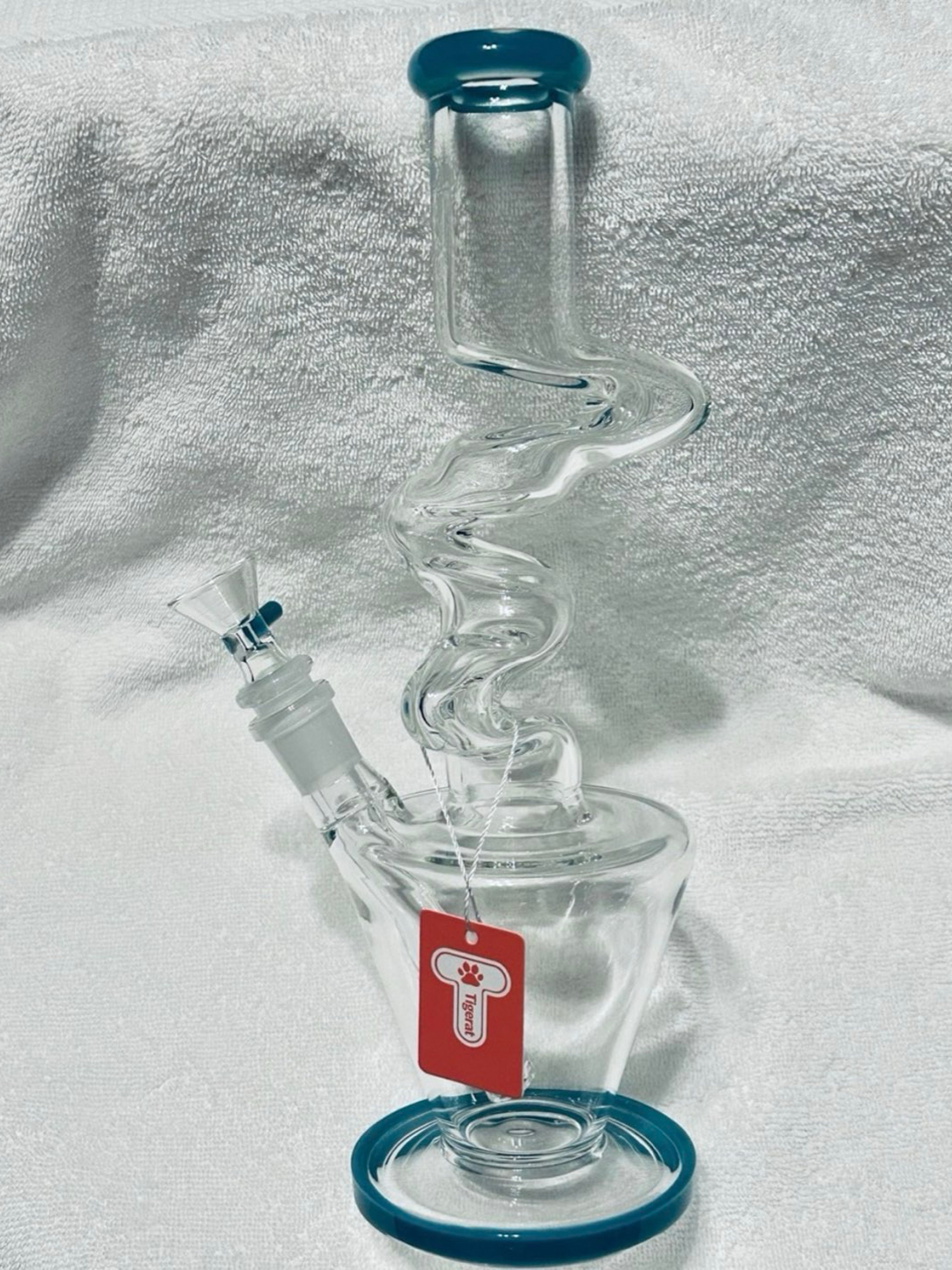 Preview pic of Glass Tigerat brand Zong