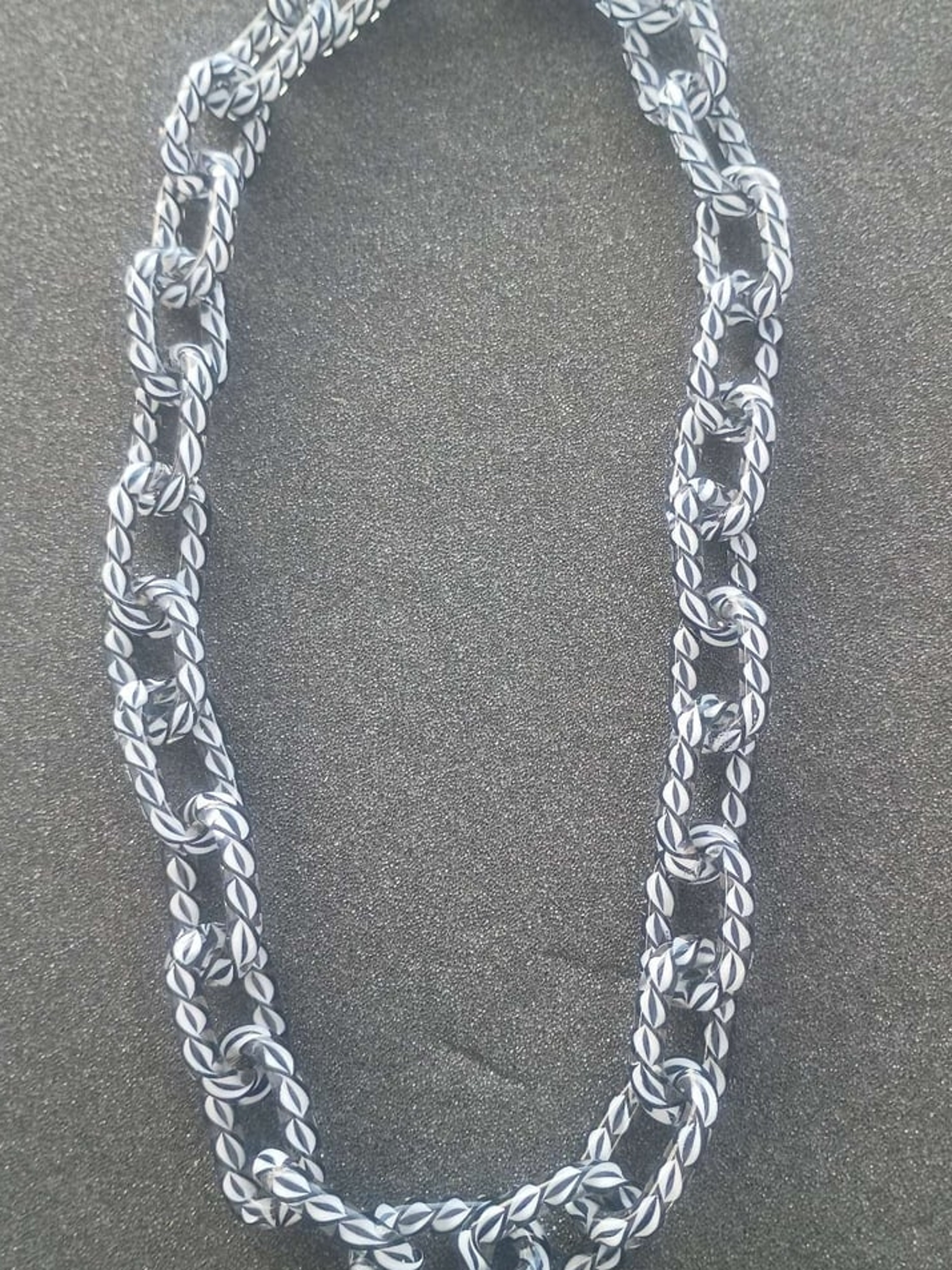 Black/white Hoss chain image 0