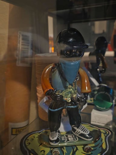Preview pic of Carsten glass dabbing skater boy!