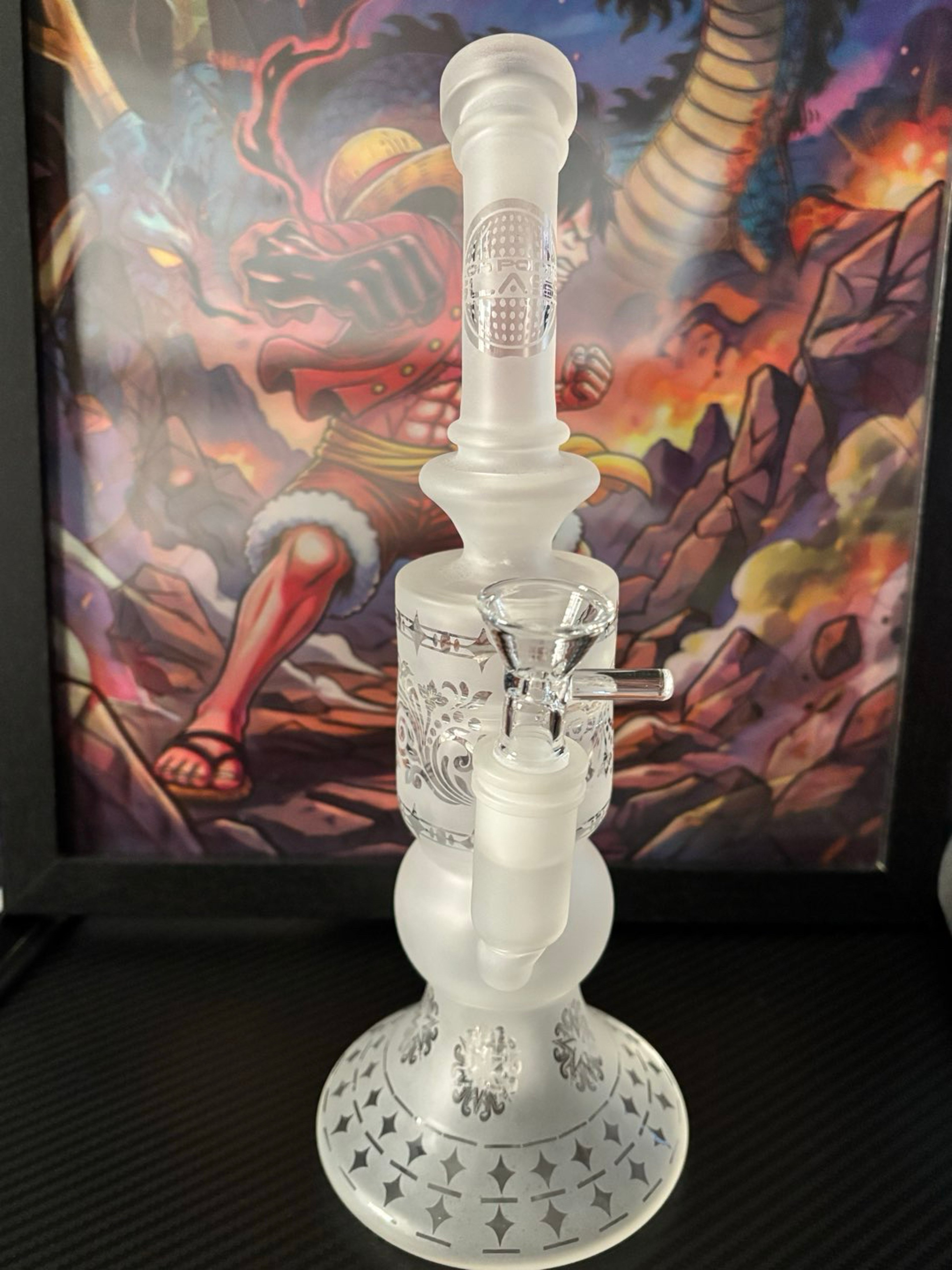 On point glass image 0