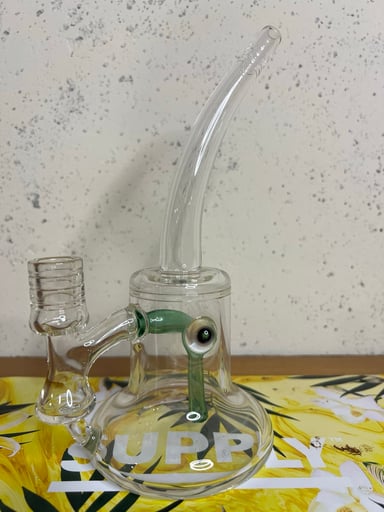 Preview pic of E Ross 4.0 Daytripper w/ green stem and millie