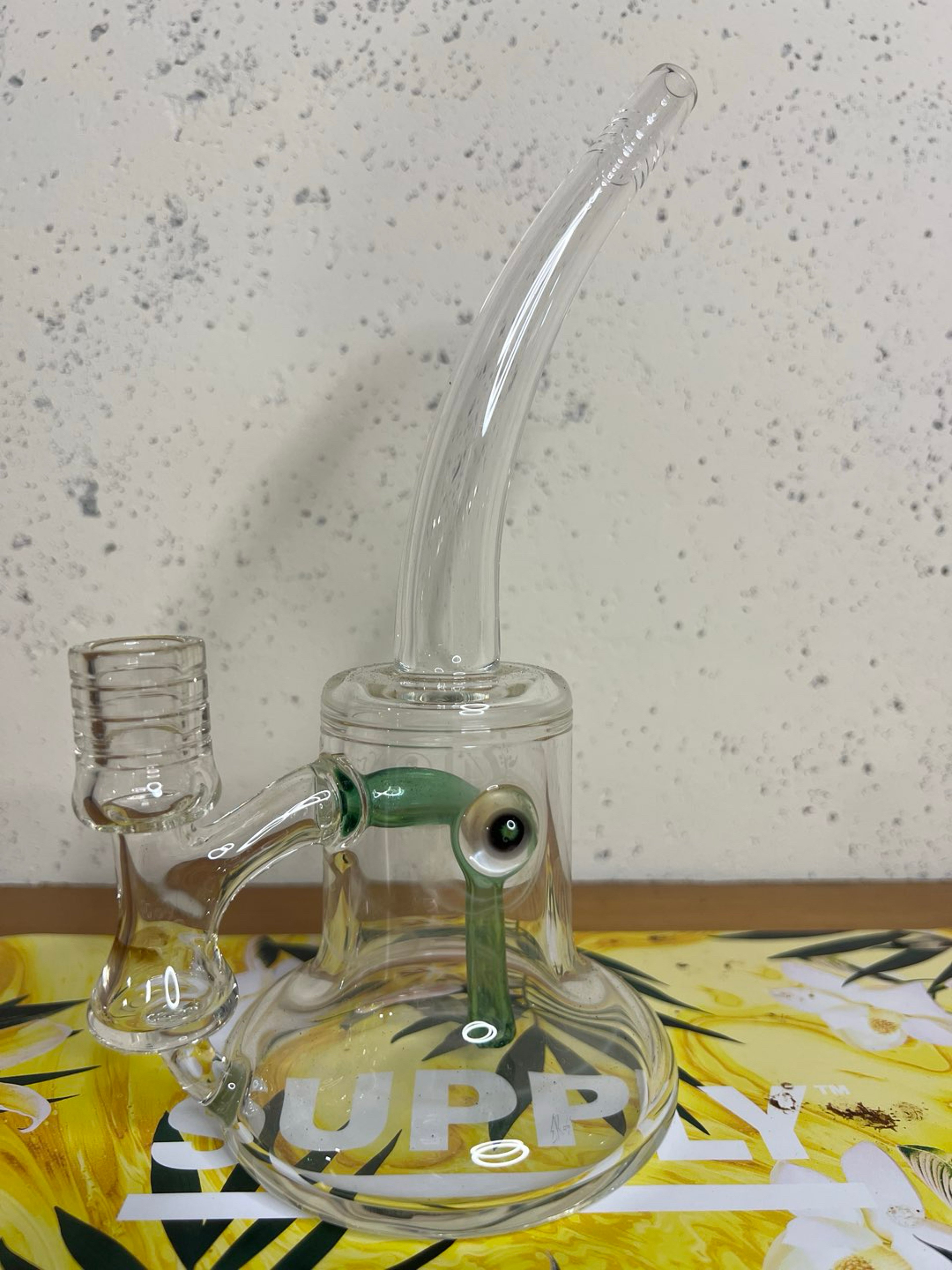 E Ross 4.0 Daytripper w/ green stem and millie image 0