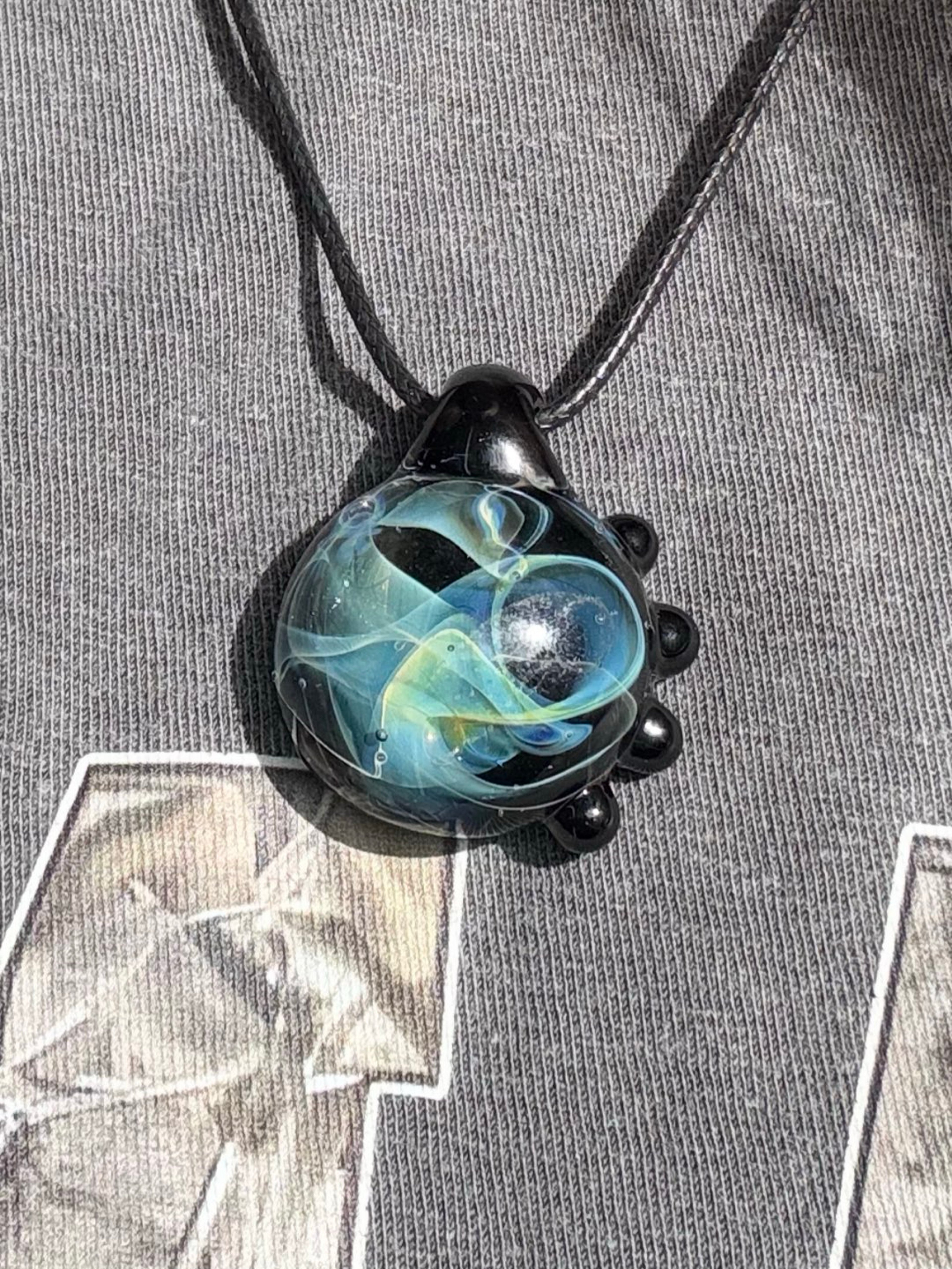 Preview pic of Silver Fume Pendant