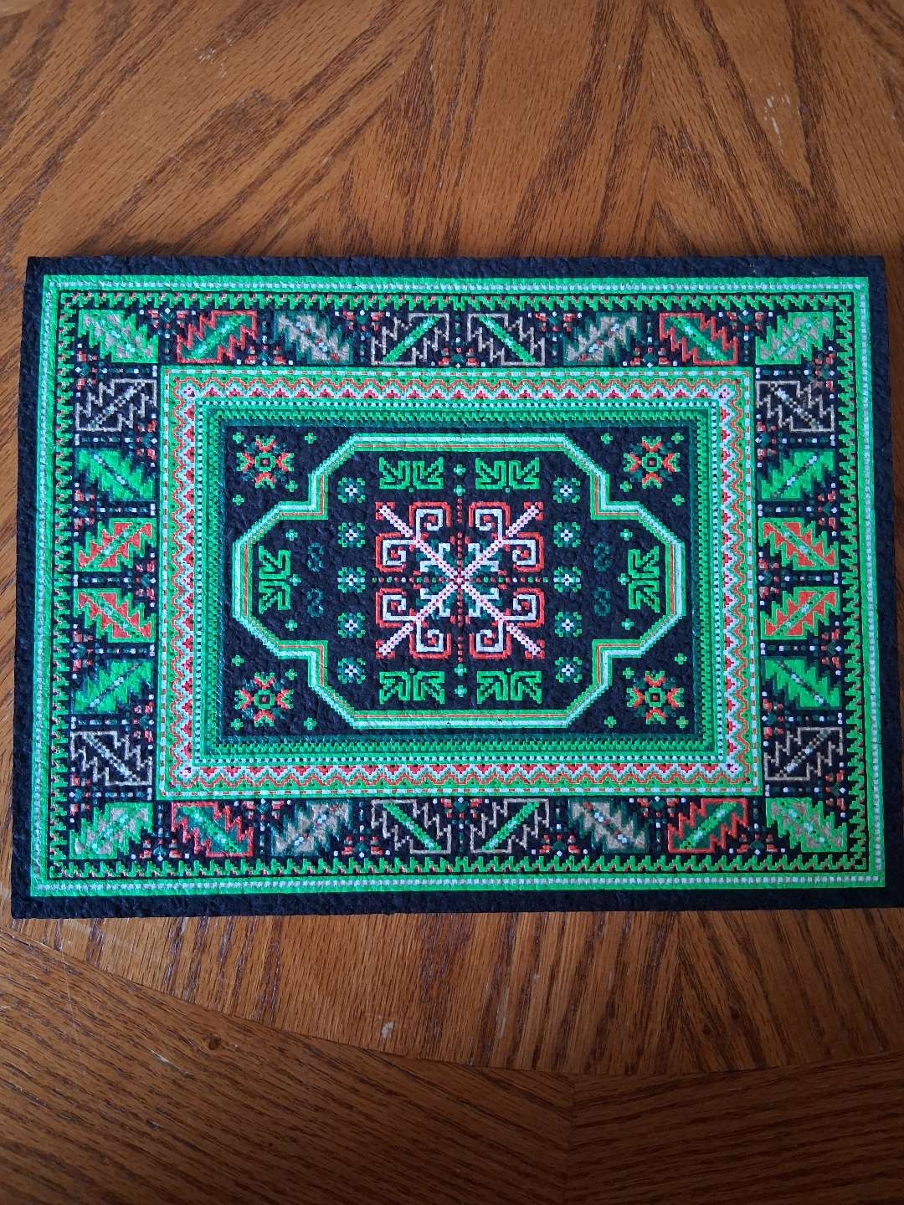 Very Rare* UV Reactive "Mistletoe" Bitrug, Moodmat image 0