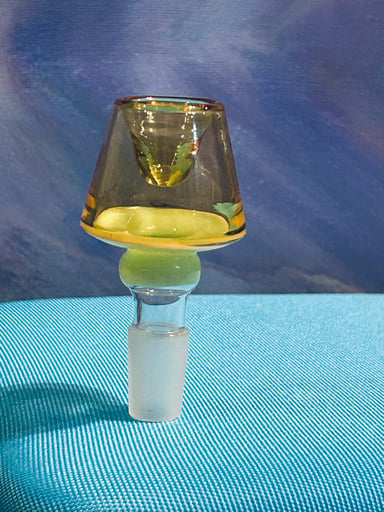 Preview pic of Wine glass yellow slide