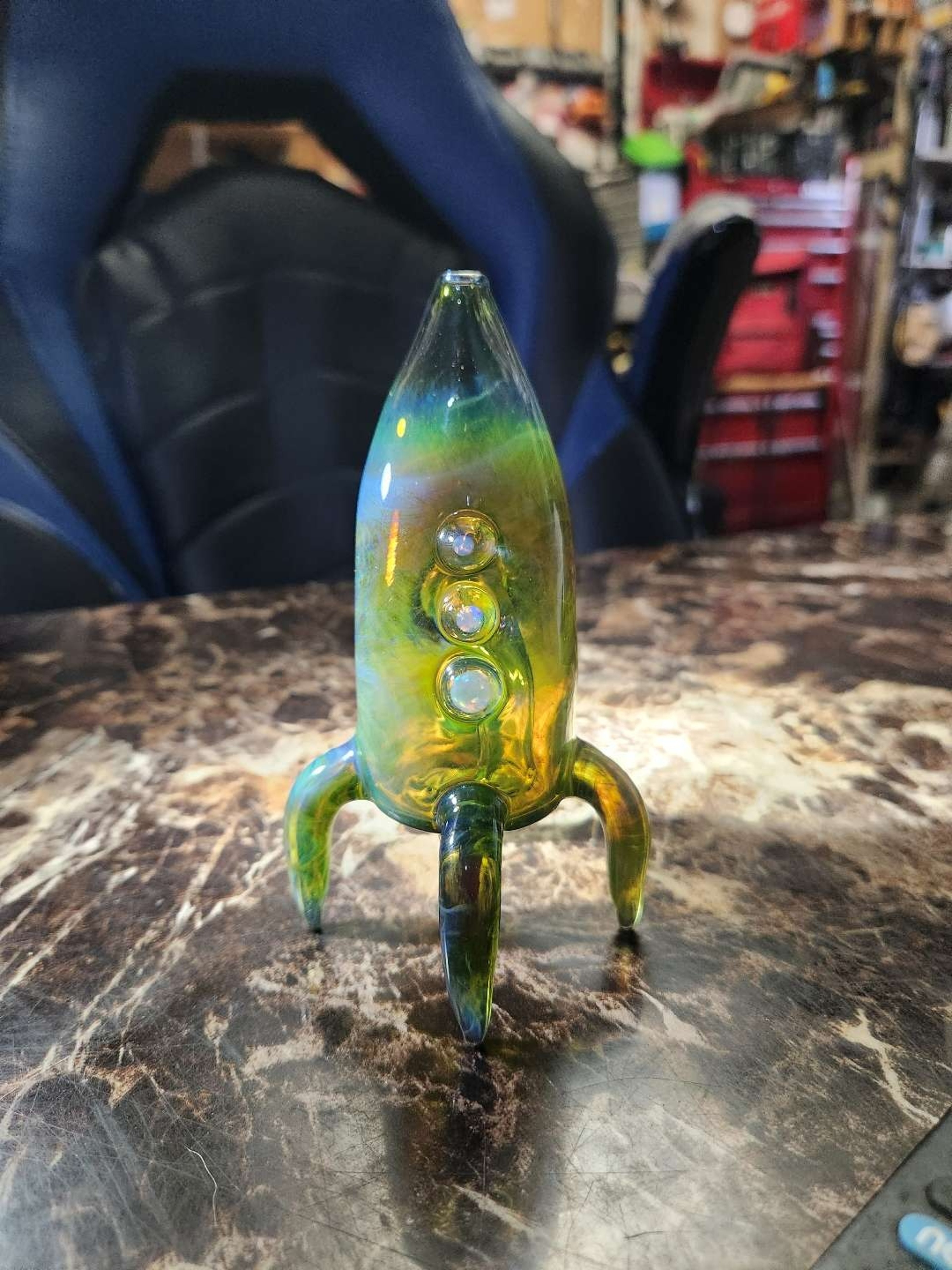 Preview pic of BRAND NEW JDG GLASS SCULPTED ROCKET SHIP HAND PIPE