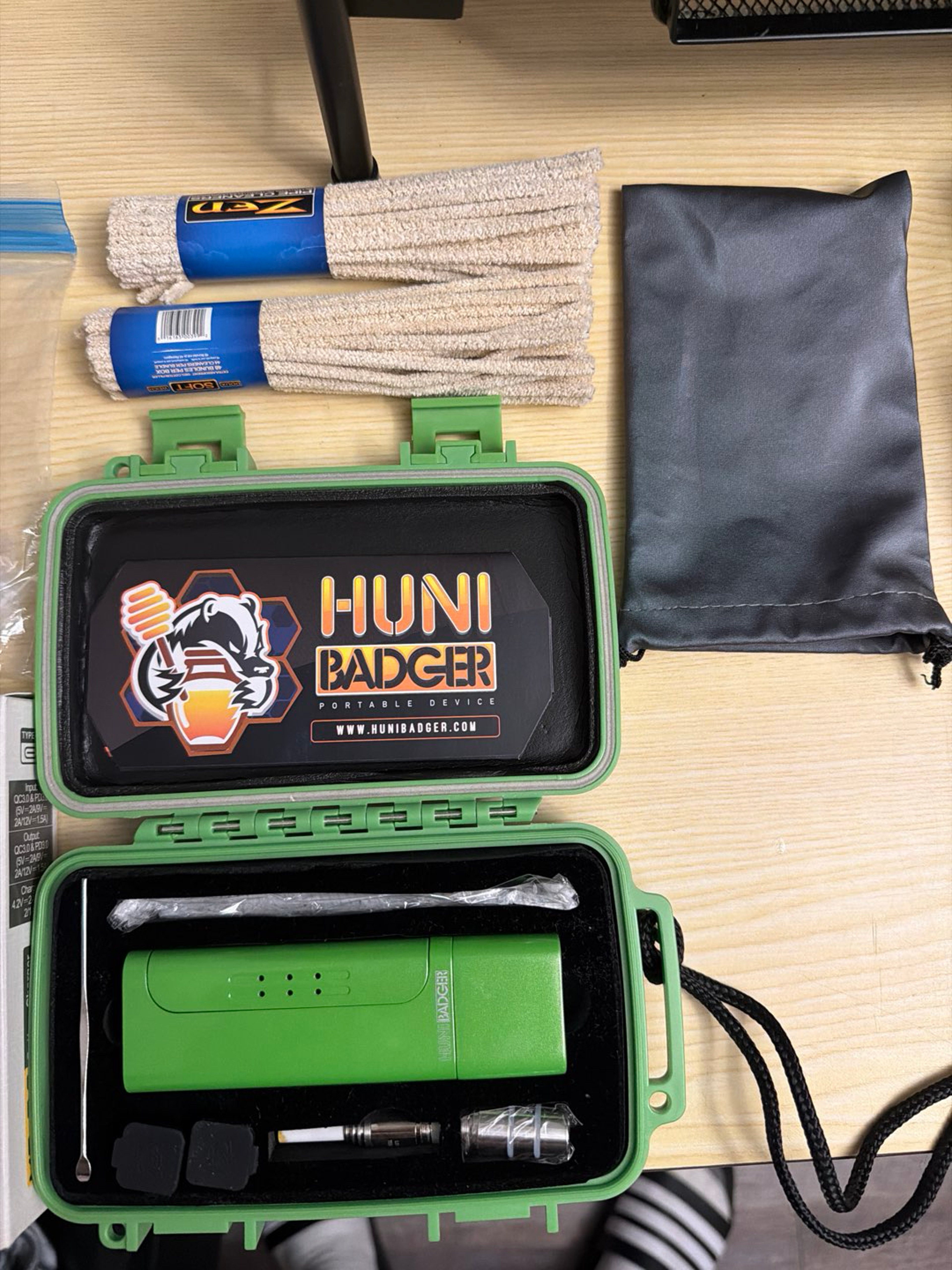 Preview pic of HUNI BADGER AND ALL NEEDED EQUIPMENT