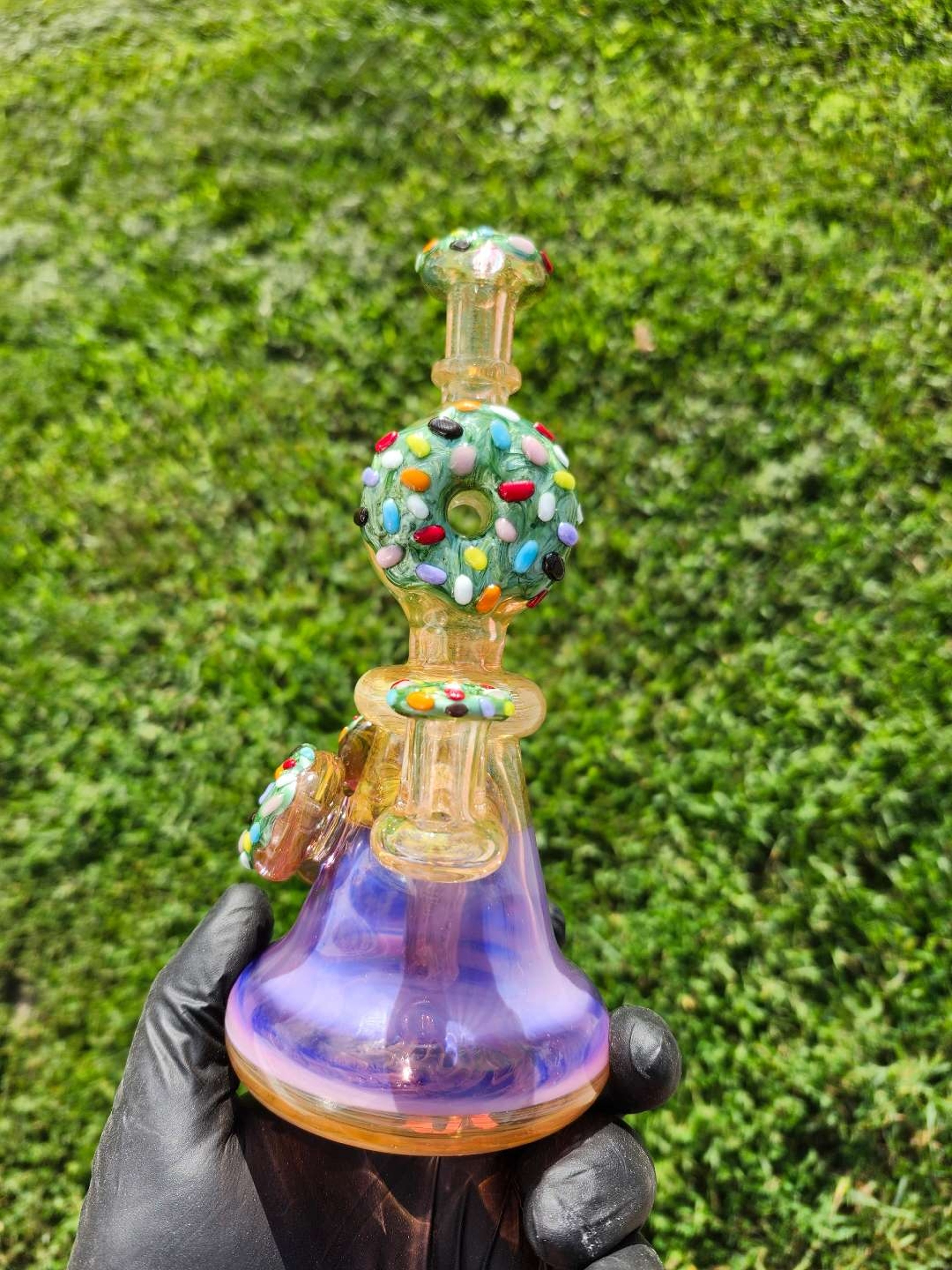 Preview pic of KGB GLASS FUMED DONUT CLUSTER