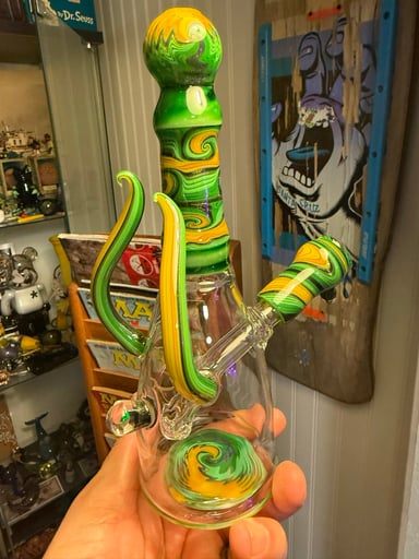 Preview pic of Cheyenne glass mini tube rig