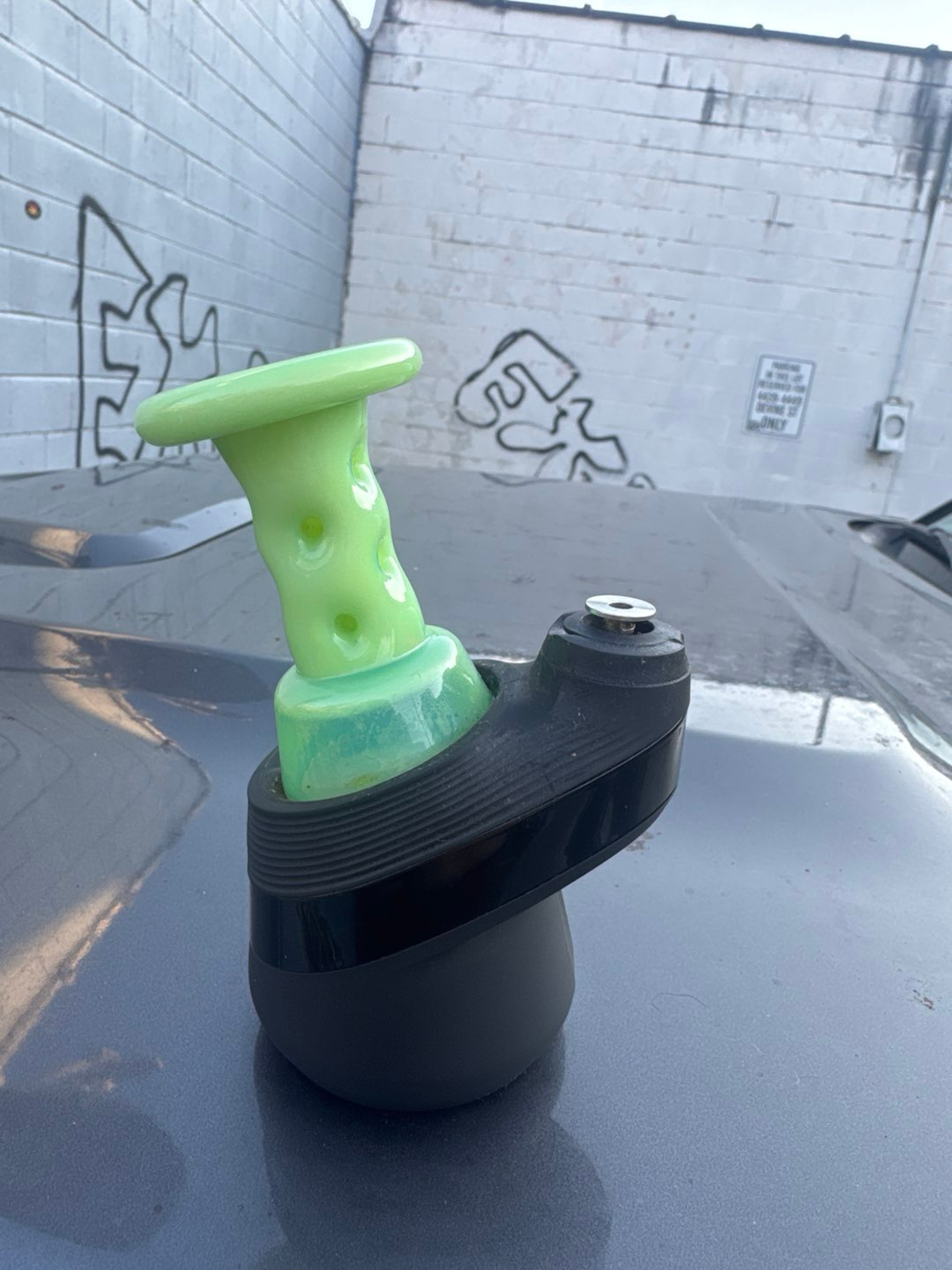 Preview pic of Puffco peak v2 with Dry top