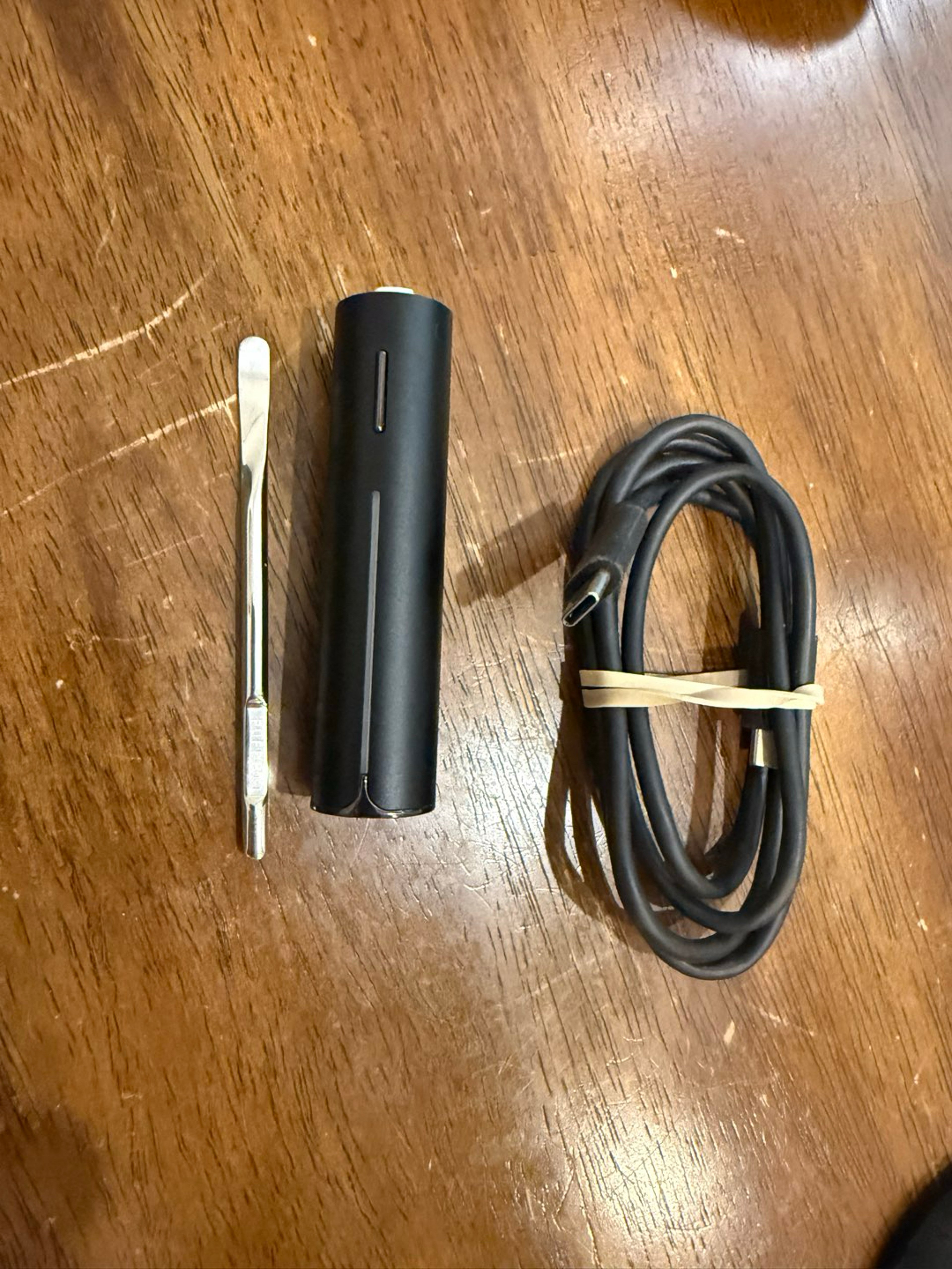 Preview pic of Puffco Pivot (battery + 2 pack chambers unopened)