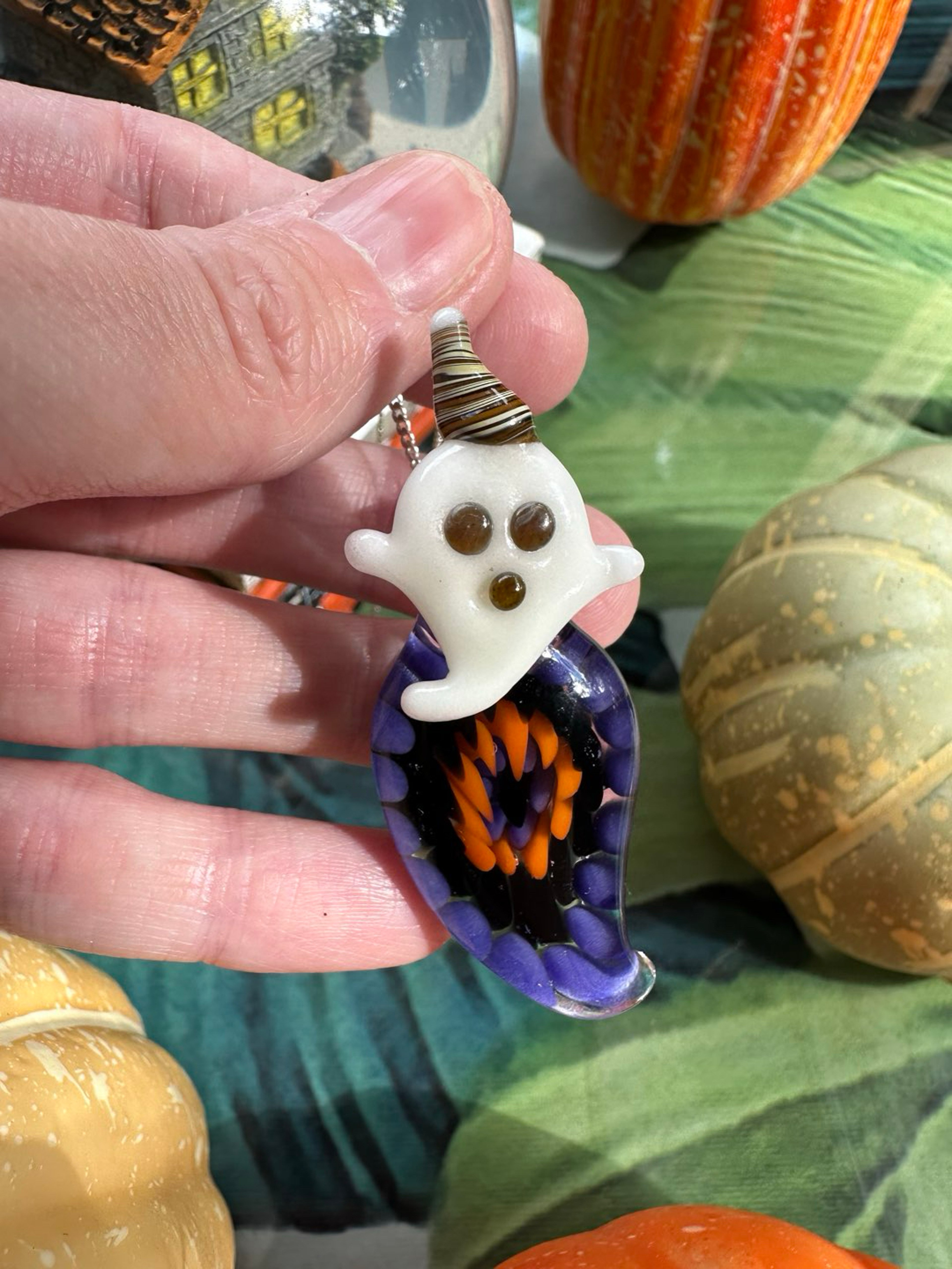 Preview pic of Ghost Halloween Glow in the Dark Implosion Pendant