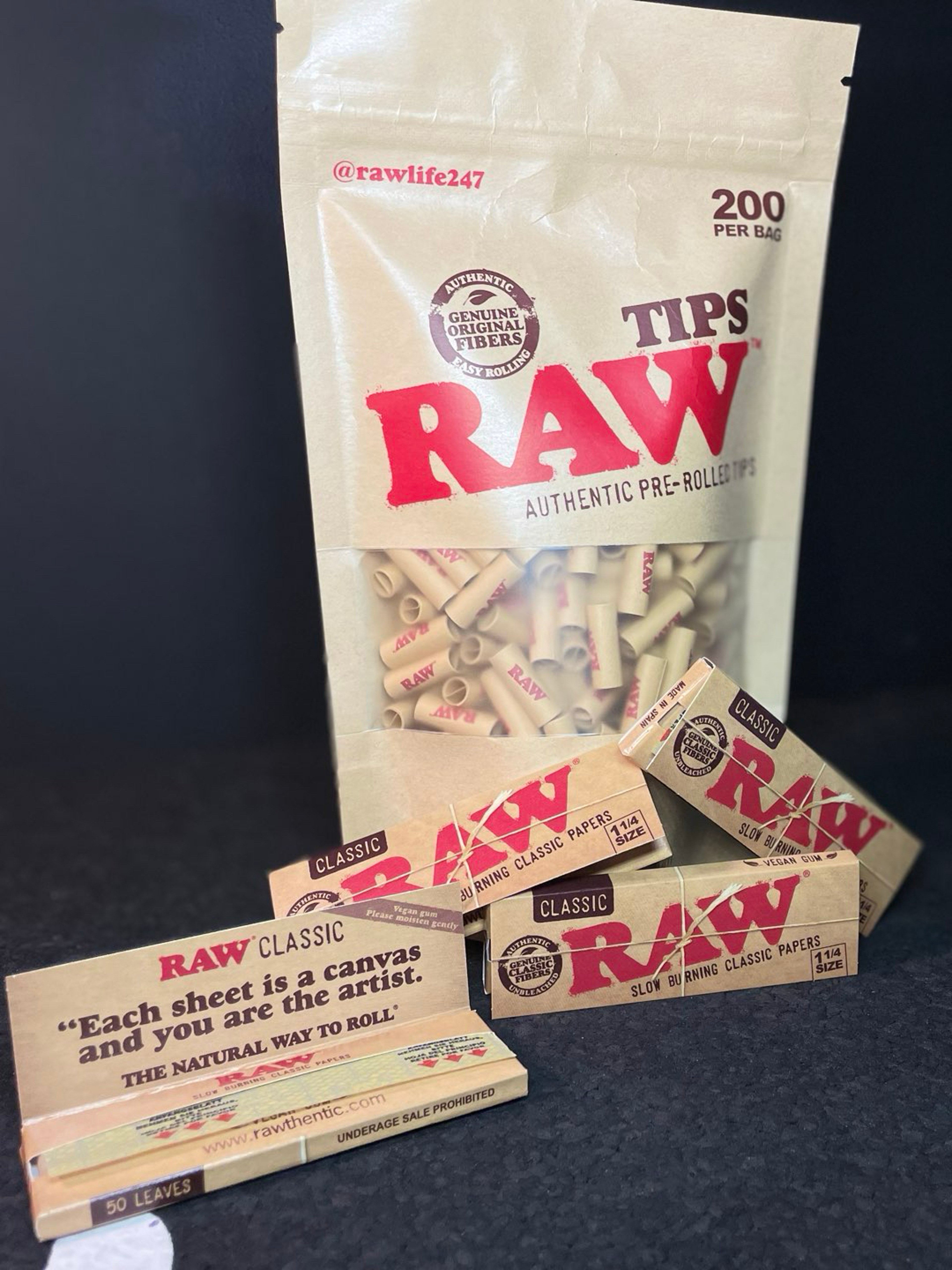 Preview pic of Raw Tips Classic Bag(200) + Four packs of Raw 1 1/4 Classic Papers