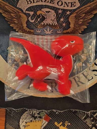 Preview pic of Elbo Glass Closed Mouth Nya Plush