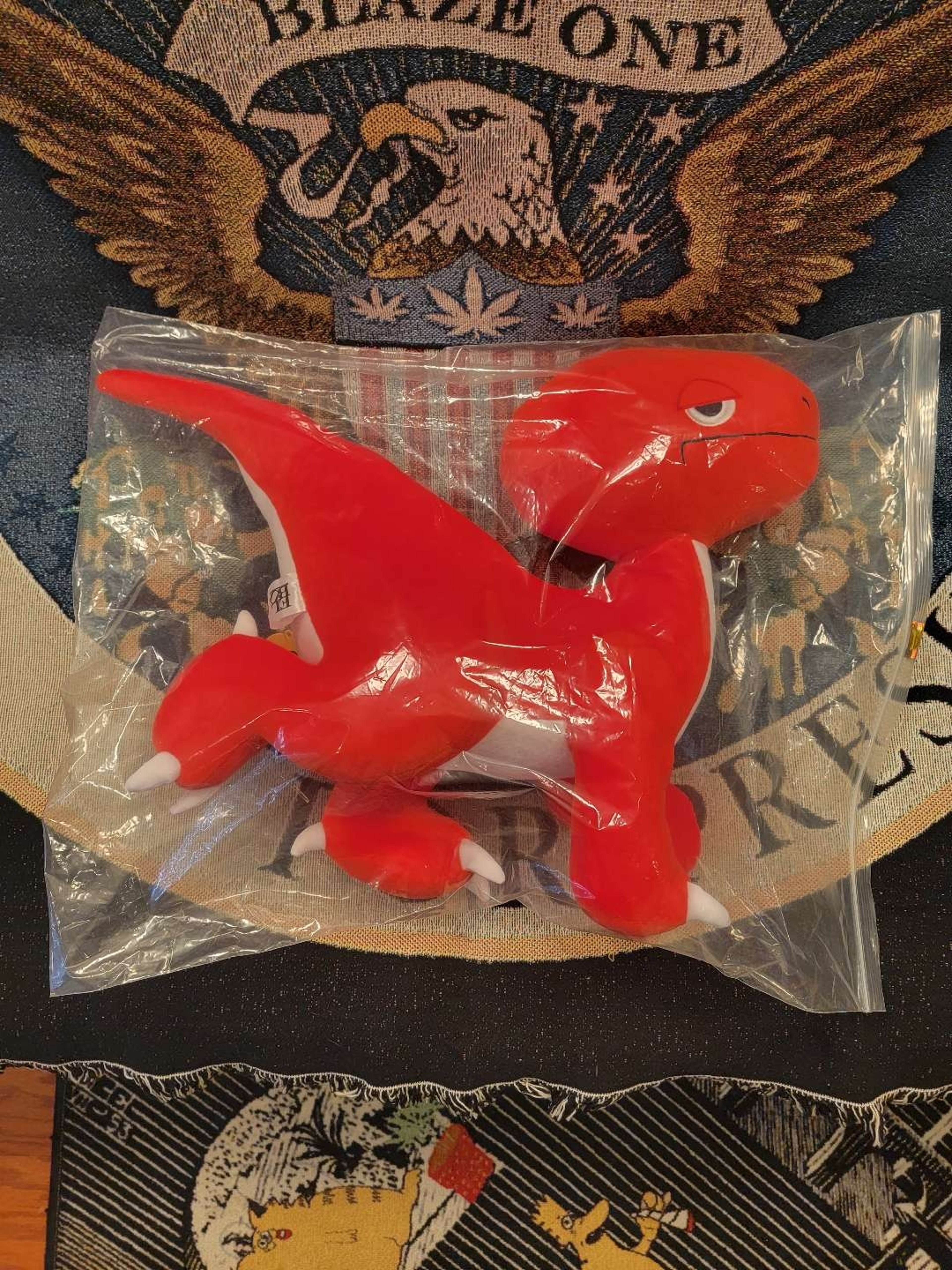 Preview pic of Elbo Glass Closed Mouth Nya Plush