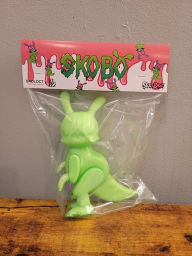 Preview pic of Elbo x Skoloct Collab Vinyl Figure
