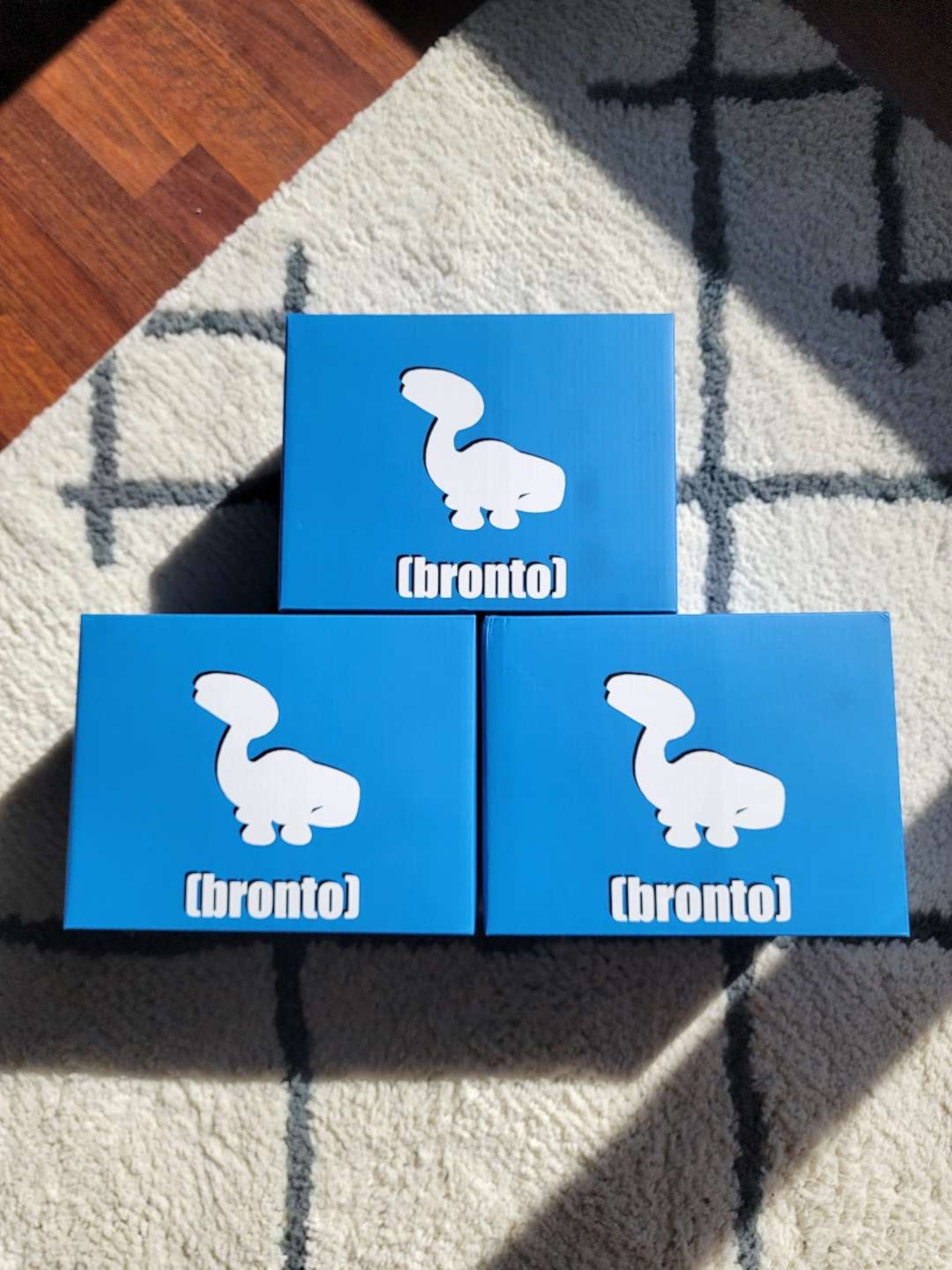 Preview pic of Elbo Glass Bronto Vinyl Figure (6 in)