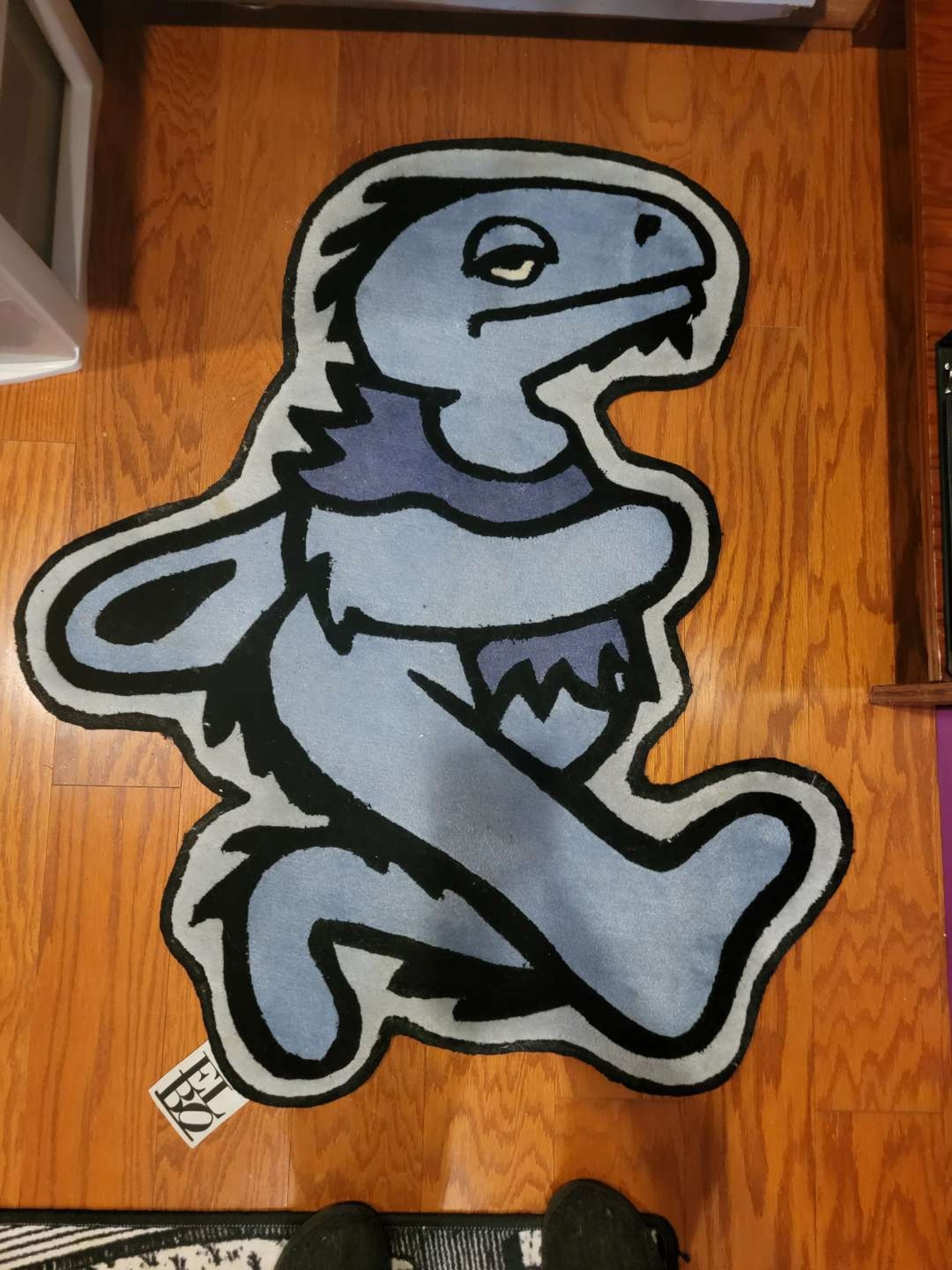 Preview pic of Elbo Glass Dancing Bronto Rug