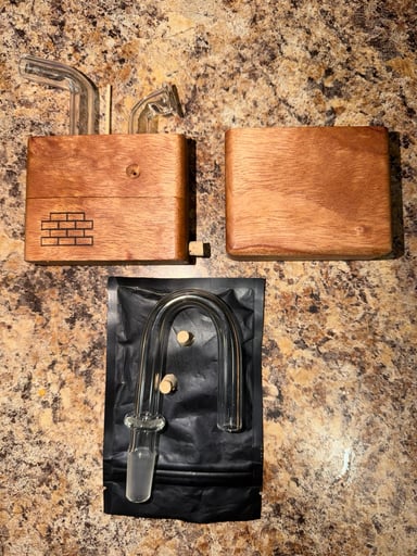 Preview pic of OG Sticky Brick dry herb/wax vaporizer