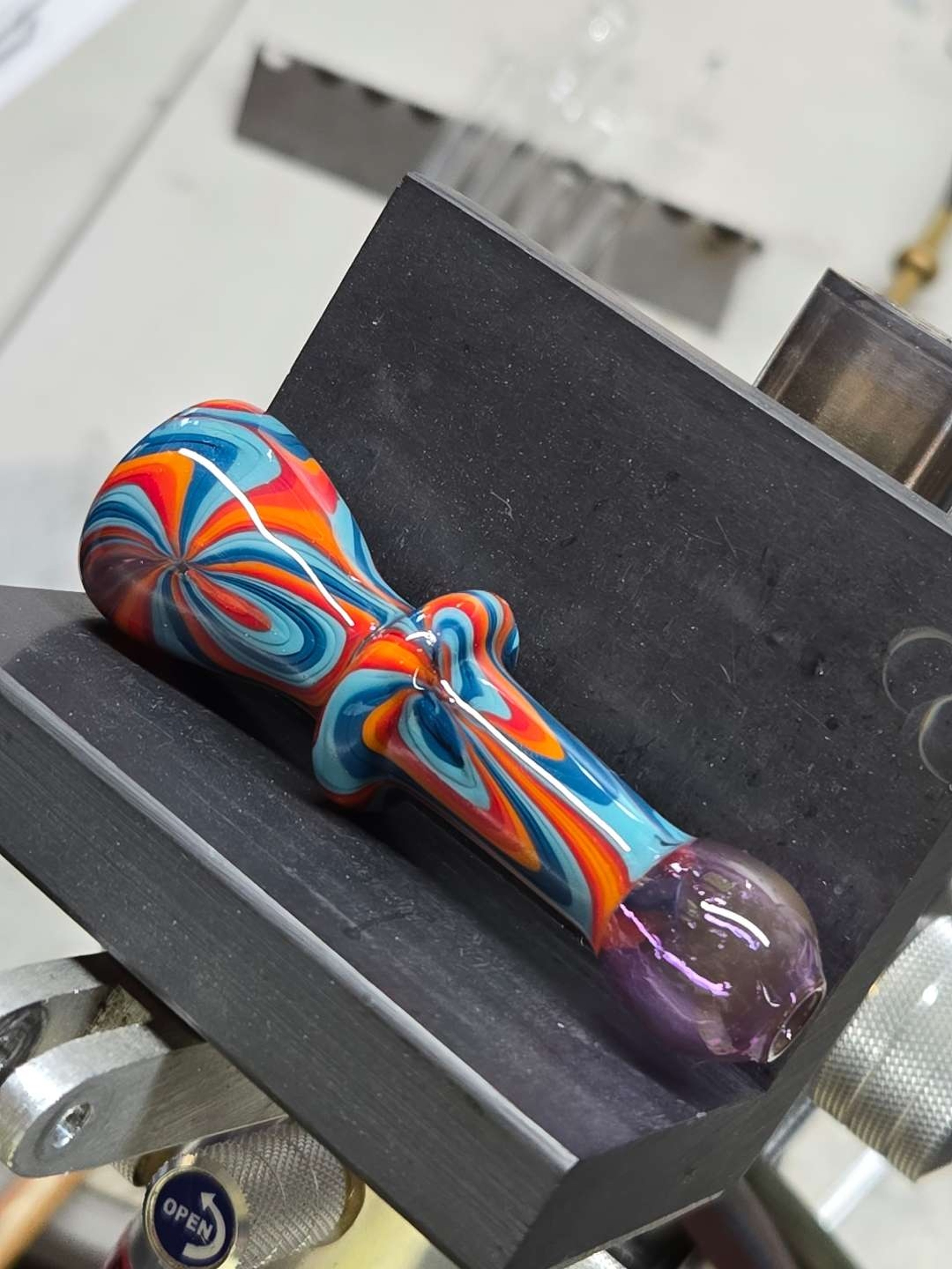 Preview pic of 4 way bowtie pocket rocket